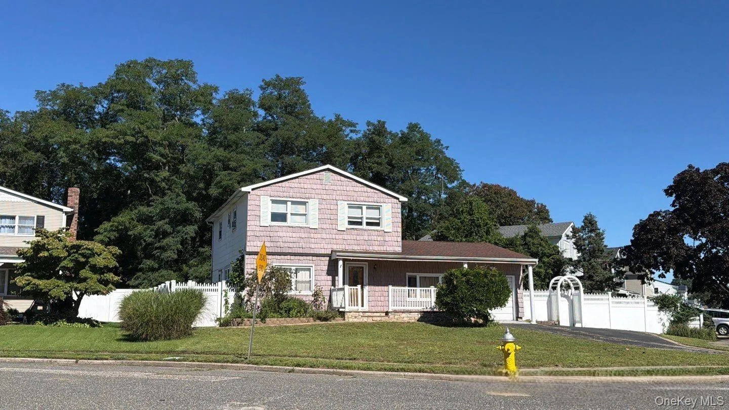 32 Sylvia Circle, Islip, NY, 4 Bedrooms Bedrooms, 8 Rooms Rooms,2 BathroomsBathrooms,Residential,For Rent,Sylvia,0,1043004 32 Sylvia Circle, Islip, NY, 4 Bedrooms Bedrooms, 8 Rooms Rooms,2 BathroomsBathrooms,Residential,For Rent,Sylvia,0,1043004