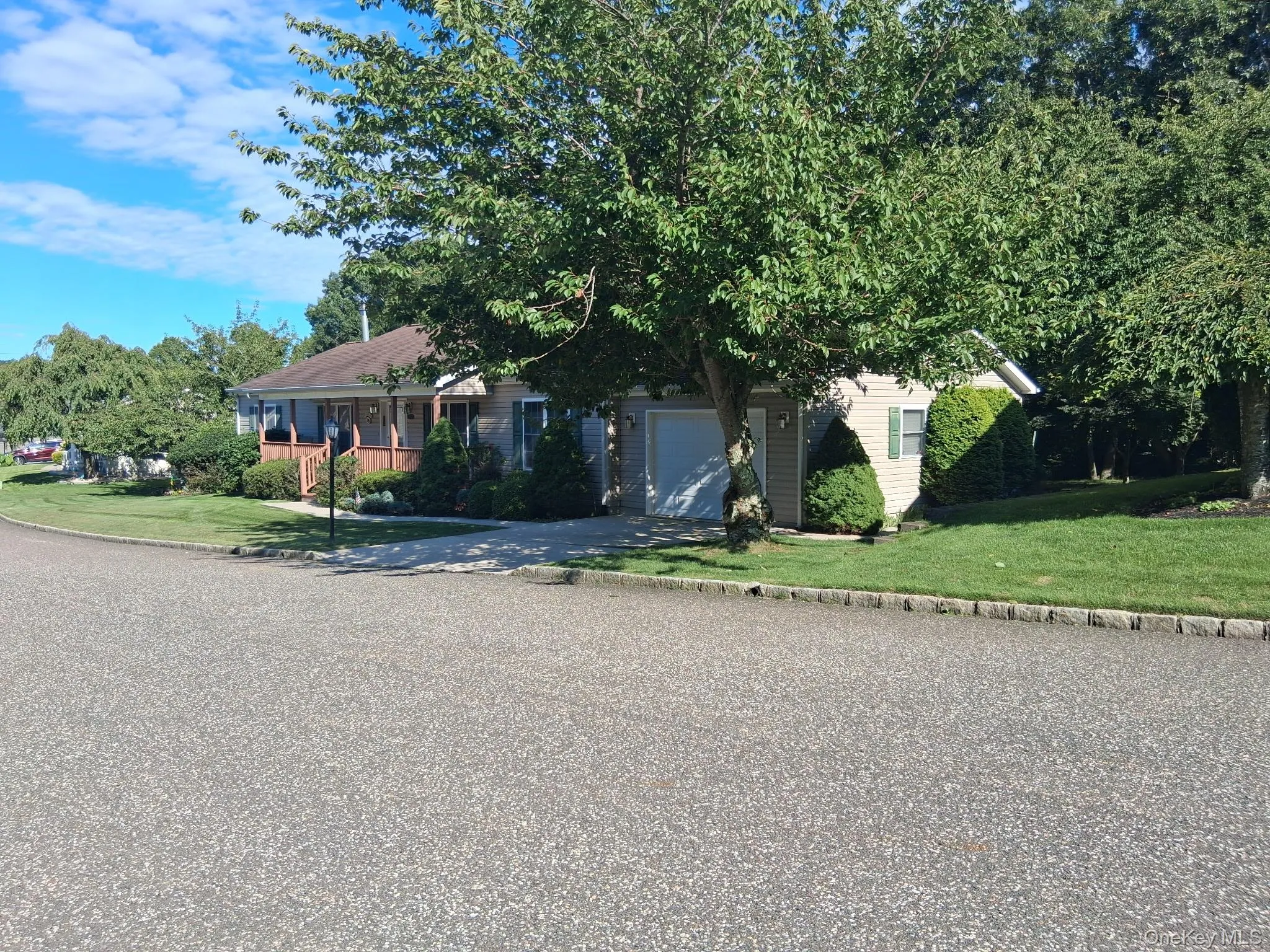 1407 Middle Road, Riverhead, NY, 3 Bedrooms Bedrooms, 6 Rooms Rooms,2 BathroomsBathrooms,Residential,For Rent,Middle,0,1043007 1407 Middle Road, Riverhead, NY, 3 Bedrooms Bedrooms, 6 Rooms Rooms,2 BathroomsBathrooms,Residential,For Rent,Middle,0,1043007