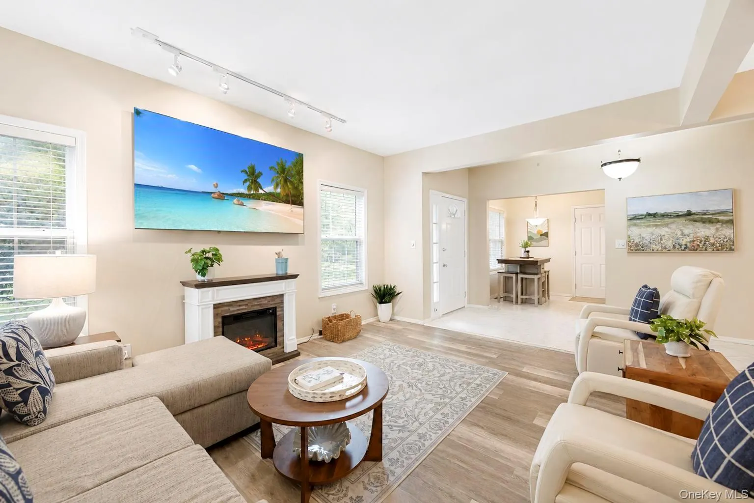51 Deer Valley Drive, Smithtown, NY, 2 Bedrooms Bedrooms, 5 Rooms Rooms,2 BathroomsBathrooms,Residential,For Rent,Deer Valley,0,1043012 51 Deer Valley Drive, Smithtown, NY, 2 Bedrooms Bedrooms, 5 Rooms Rooms,2 BathroomsBathrooms,Residential,For Rent,Deer Valley,0,1043012