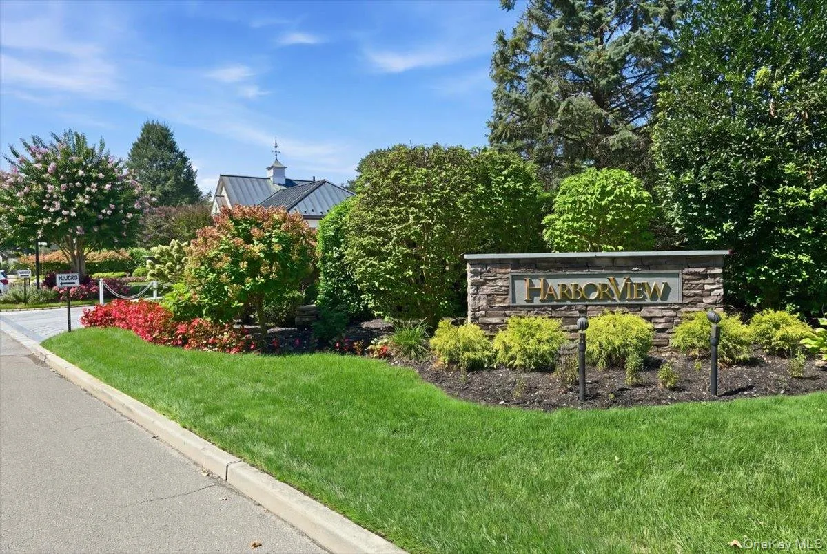 15 Overlook, North Hempstead, NY, 3 Bedrooms Bedrooms, 8 Rooms Rooms,2 BathroomsBathrooms,Residential,For Rent,Overlook,0,1043014 15 Overlook, North Hempstead, NY, 3 Bedrooms Bedrooms, 8 Rooms Rooms,2 BathroomsBathrooms,Residential,For Rent,Overlook,0,1043014