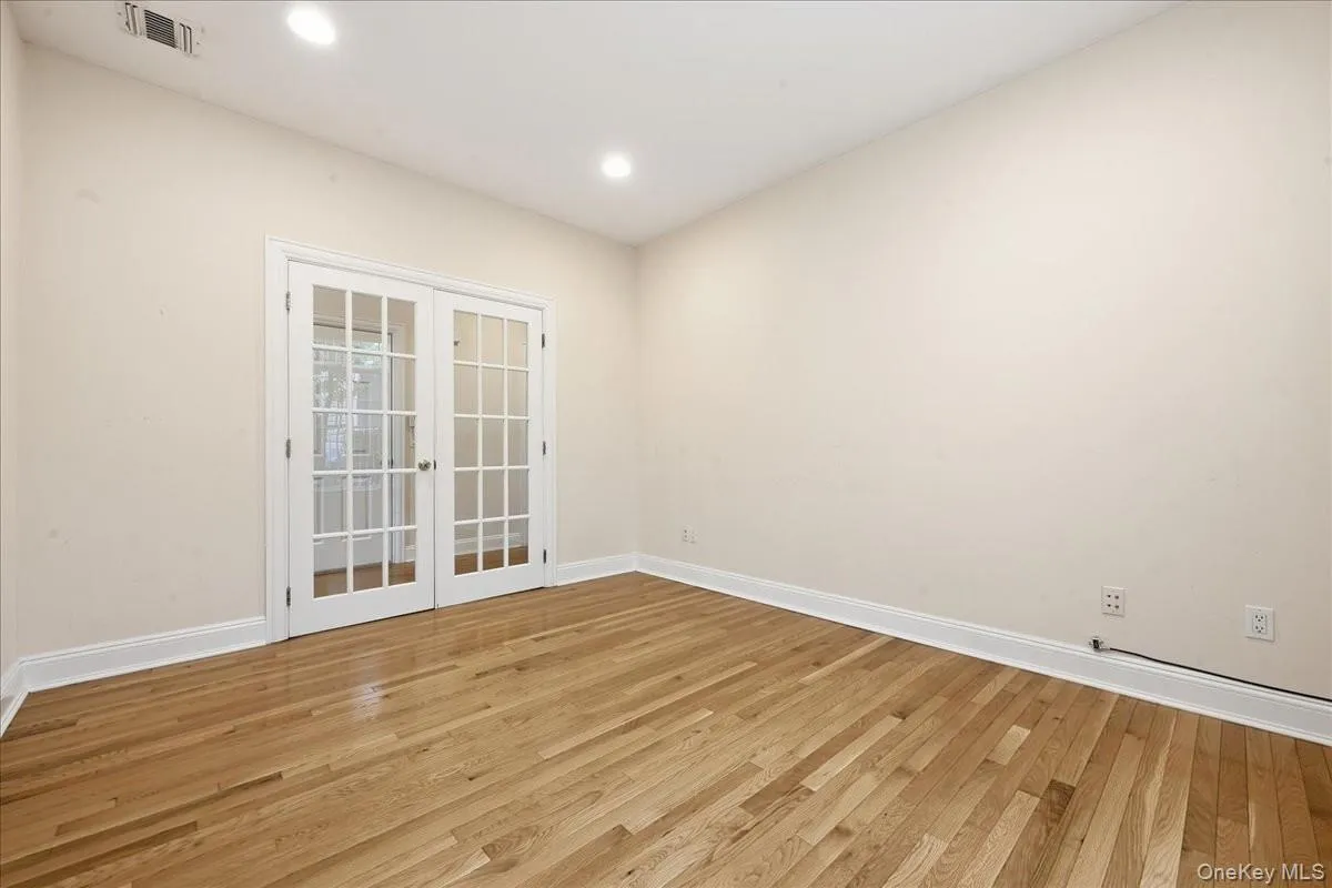 15 Overlook, North Hempstead, NY, 3 Bedrooms Bedrooms, 8 Rooms Rooms,2 BathroomsBathrooms,Residential,For Rent,Overlook,0,1043014 15 Overlook, North Hempstead, NY, 3 Bedrooms Bedrooms, 8 Rooms Rooms,2 BathroomsBathrooms,Residential,For Rent,Overlook,0,1043014