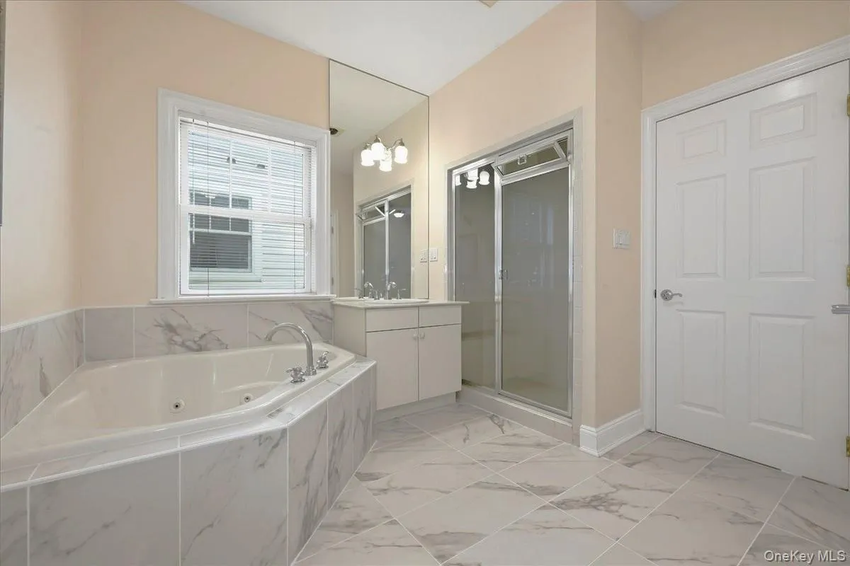 15 Overlook, North Hempstead, NY, 3 Bedrooms Bedrooms, 8 Rooms Rooms,2 BathroomsBathrooms,Residential,For Rent,Overlook,0,1043014 15 Overlook, North Hempstead, NY, 3 Bedrooms Bedrooms, 8 Rooms Rooms,2 BathroomsBathrooms,Residential,For Rent,Overlook,0,1043014