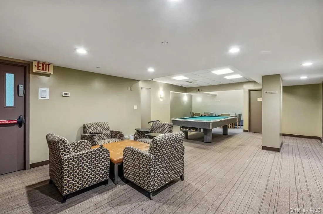 62-54 97th Place, New York, NY, 2 Bedrooms Bedrooms, 4 Rooms Rooms,1 BathroomBathrooms,Residential,For Rent,97th,0,1043017 62-54 97th Place, New York, NY, 2 Bedrooms Bedrooms, 4 Rooms Rooms,1 BathroomBathrooms,Residential,For Rent,97th,0,1043017