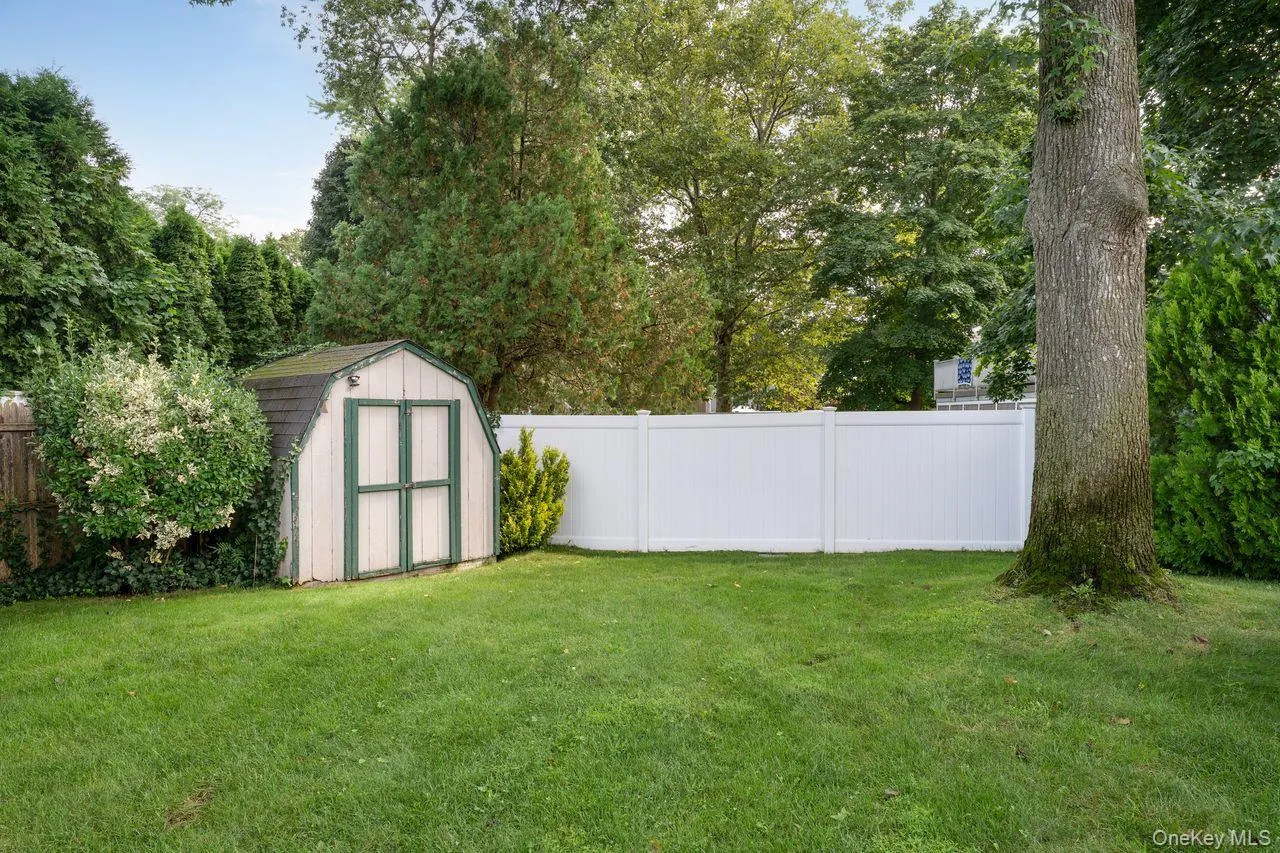 49 Mc Kinley Street, Smithtown, NY, 4 Bedrooms Bedrooms, 8 Rooms Rooms,2 BathroomsBathrooms,Residential,For Rent,Mc Kinley,0,1043024 49 Mc Kinley Street, Smithtown, NY, 4 Bedrooms Bedrooms, 8 Rooms Rooms,2 BathroomsBathrooms,Residential,For Rent,Mc Kinley,0,1043024