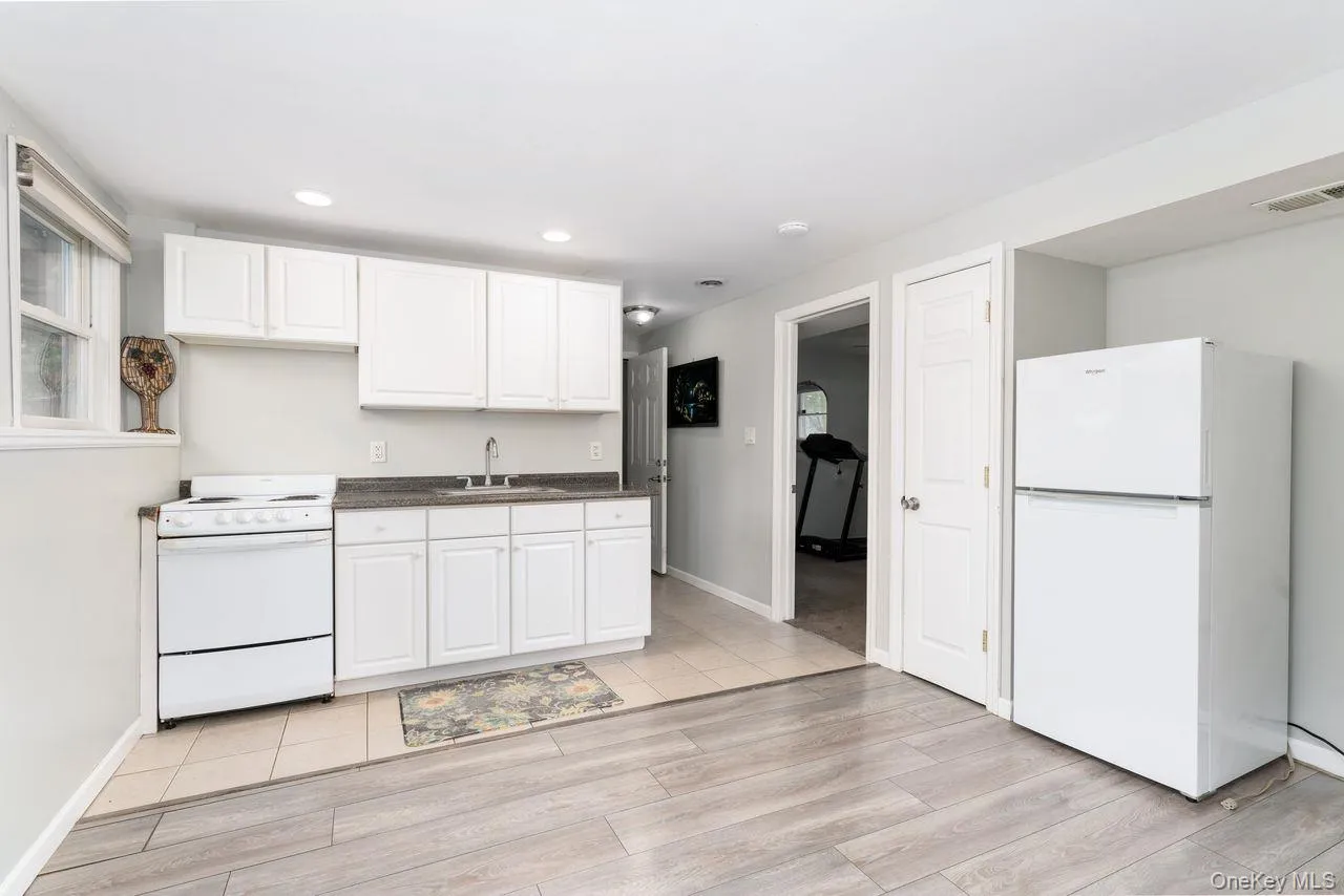 49 Mc Kinley Street, Smithtown, NY, 4 Bedrooms Bedrooms, 8 Rooms Rooms,2 BathroomsBathrooms,Residential,For Rent,Mc Kinley,0,1043024 49 Mc Kinley Street, Smithtown, NY, 4 Bedrooms Bedrooms, 8 Rooms Rooms,2 BathroomsBathrooms,Residential,For Rent,Mc Kinley,0,1043024
