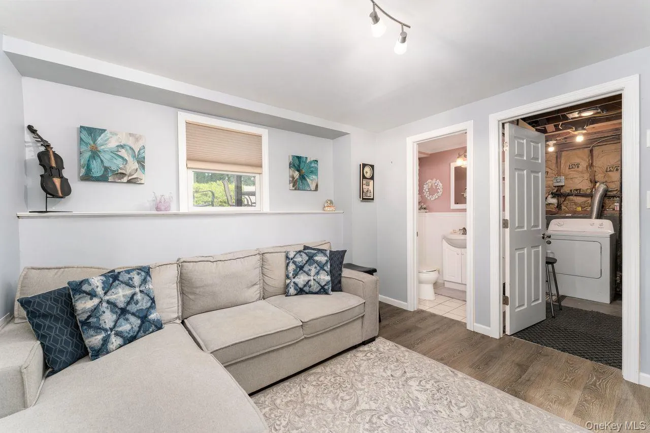 49 Mc Kinley Street, Smithtown, NY, 4 Bedrooms Bedrooms, 8 Rooms Rooms,2 BathroomsBathrooms,Residential,For Rent,Mc Kinley,0,1043024 49 Mc Kinley Street, Smithtown, NY, 4 Bedrooms Bedrooms, 8 Rooms Rooms,2 BathroomsBathrooms,Residential,For Rent,Mc Kinley,0,1043024