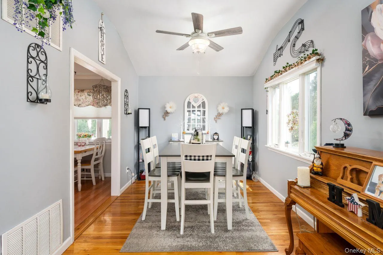 49 Mc Kinley Street, Smithtown, NY, 4 Bedrooms Bedrooms, 8 Rooms Rooms,2 BathroomsBathrooms,Residential,For Rent,Mc Kinley,0,1043024 49 Mc Kinley Street, Smithtown, NY, 4 Bedrooms Bedrooms, 8 Rooms Rooms,2 BathroomsBathrooms,Residential,For Rent,Mc Kinley,0,1043024