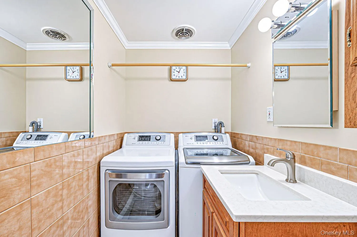 60 Academy Lane, Hempstead, NY, 3 Bedrooms Bedrooms, 6 Rooms Rooms,1 BathroomBathrooms,Residential,For Rent,Academy,0,1043025 60 Academy Lane, Hempstead, NY, 3 Bedrooms Bedrooms, 6 Rooms Rooms,1 BathroomBathrooms,Residential,For Rent,Academy,0,1043025
