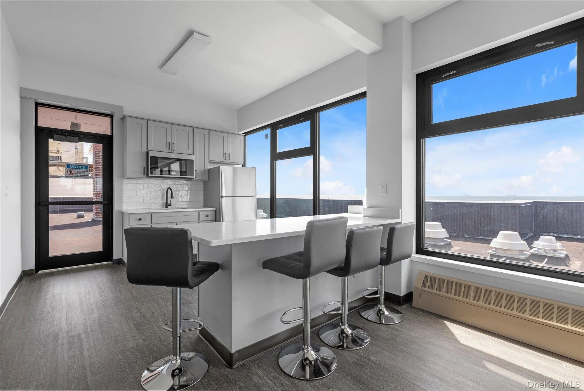 1 Broadway, Long Beach, NY, 1 Bedroom Bedrooms, 3 Rooms Rooms,1 BathroomBathrooms,Residential,For Rent,Broadway,0,1043033 1 Broadway, Long Beach, NY, 1 Bedroom Bedrooms, 3 Rooms Rooms,1 BathroomBathrooms,Residential,For Rent,Broadway,0,1043033