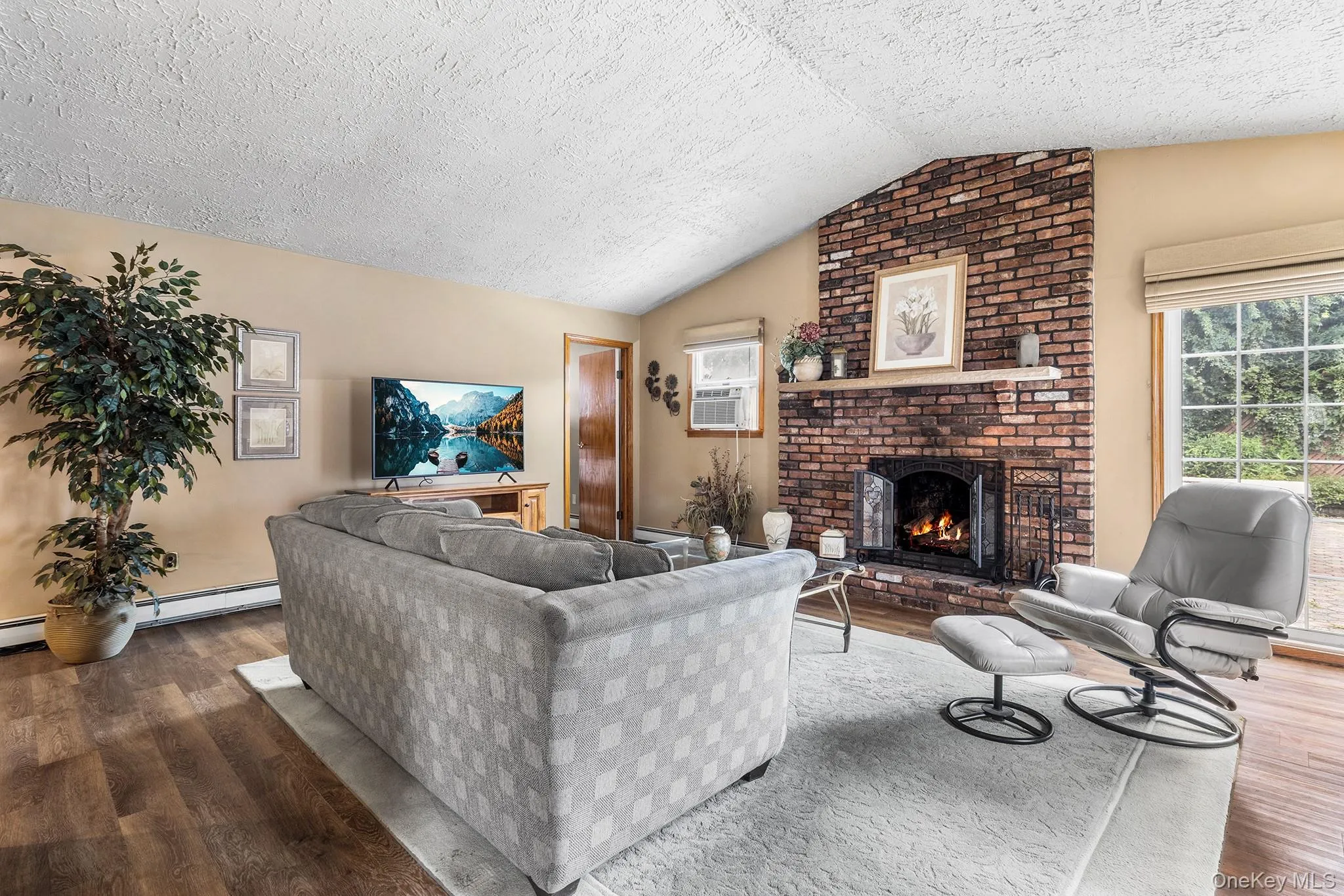 42 Stewart Avenue, Hempstead, NY, 3 Bedrooms Bedrooms, 7 Rooms Rooms,1 BathroomBathrooms,Residential,For Rent,Stewart,0,1043040 42 Stewart Avenue, Hempstead, NY, 3 Bedrooms Bedrooms, 7 Rooms Rooms,1 BathroomBathrooms,Residential,For Rent,Stewart,0,1043040