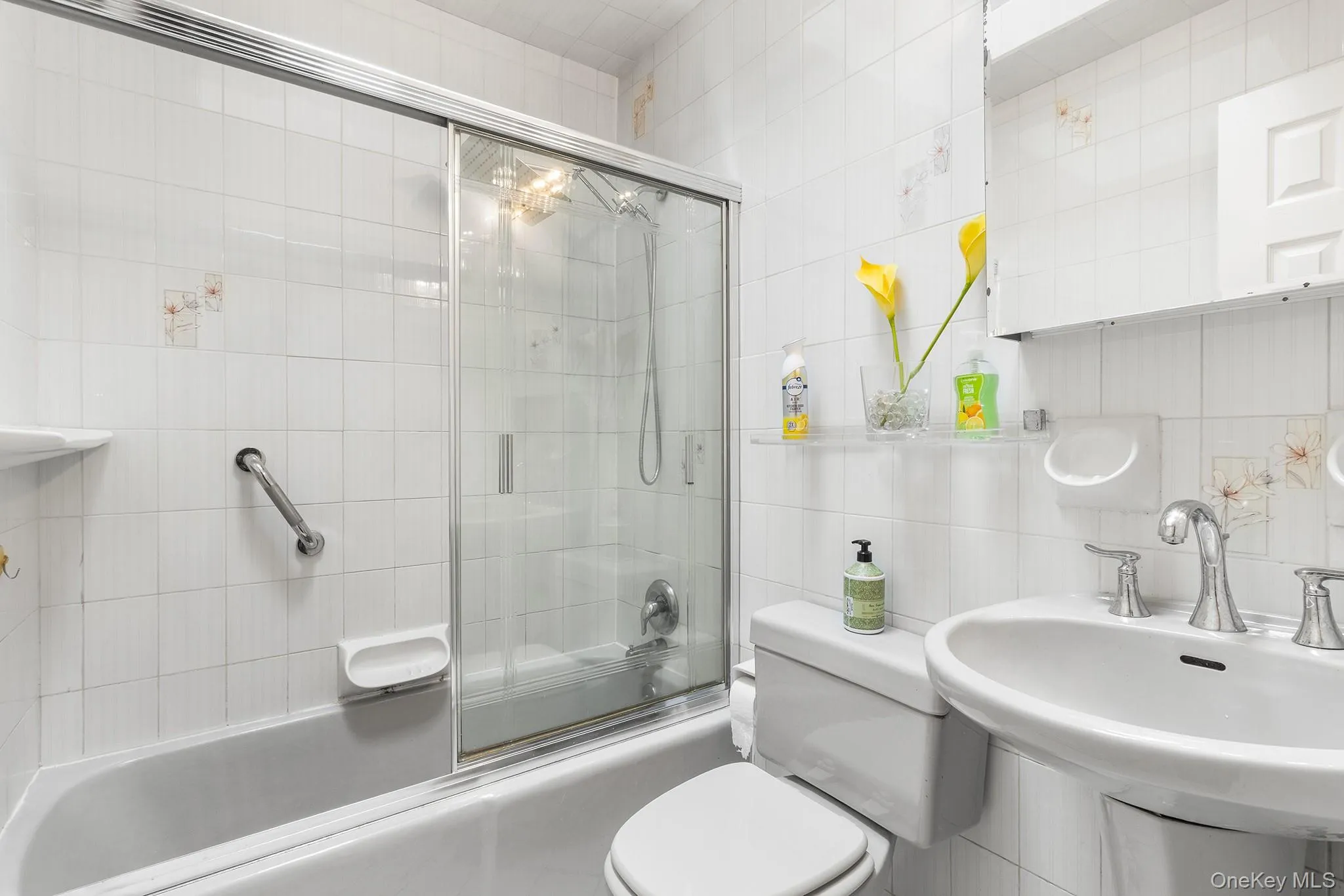 42 Stewart Avenue, Hempstead, NY, 3 Bedrooms Bedrooms, 7 Rooms Rooms,1 BathroomBathrooms,Residential,For Rent,Stewart,0,1043040 42 Stewart Avenue, Hempstead, NY, 3 Bedrooms Bedrooms, 7 Rooms Rooms,1 BathroomBathrooms,Residential,For Rent,Stewart,0,1043040