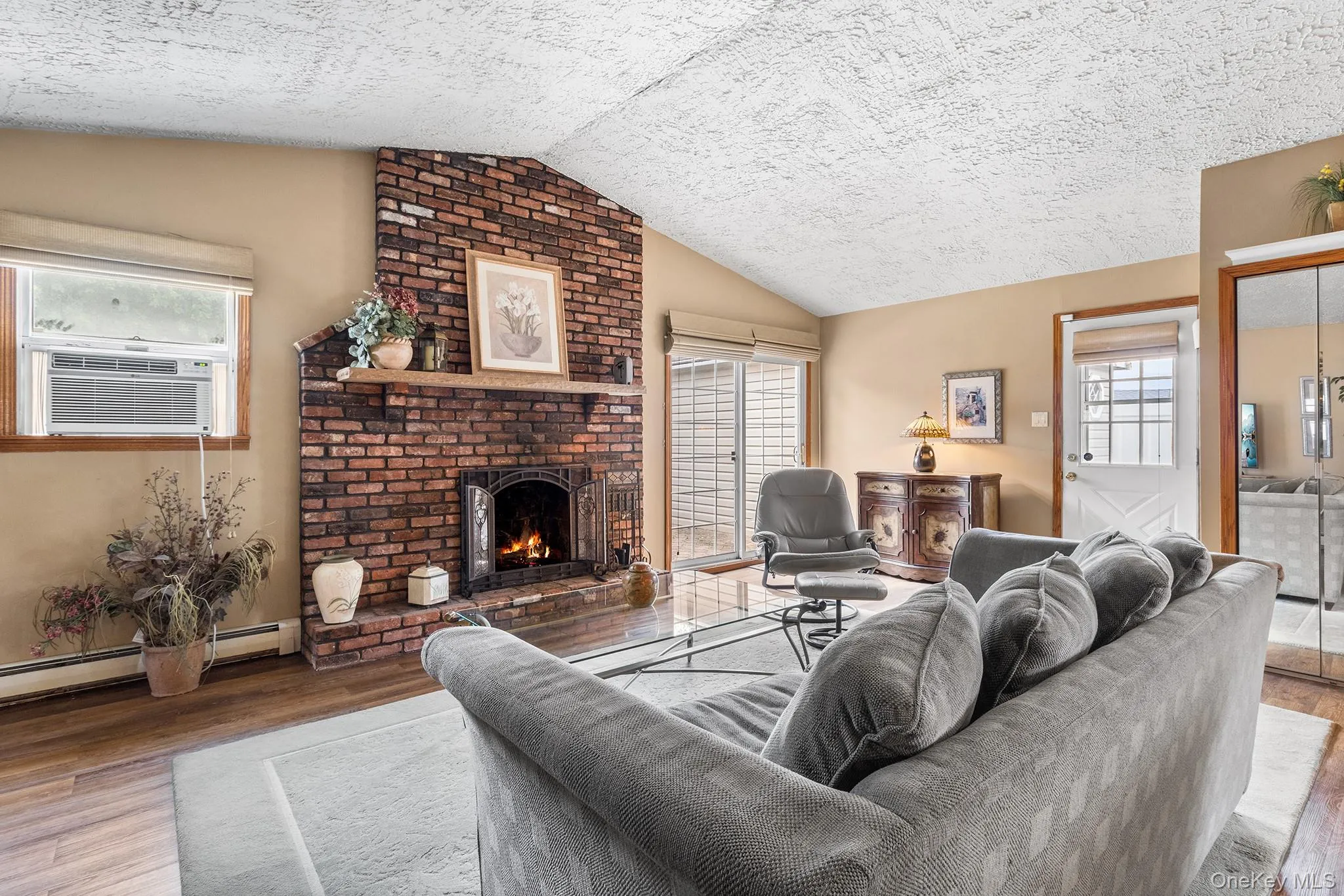 42 Stewart Avenue, Hempstead, NY, 3 Bedrooms Bedrooms, 7 Rooms Rooms,1 BathroomBathrooms,Residential,For Rent,Stewart,0,1043040 42 Stewart Avenue, Hempstead, NY, 3 Bedrooms Bedrooms, 7 Rooms Rooms,1 BathroomBathrooms,Residential,For Rent,Stewart,0,1043040