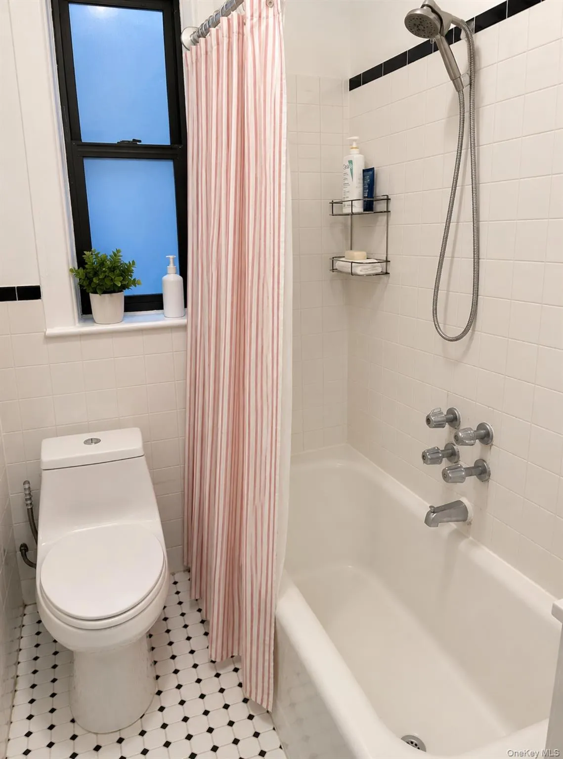 83-84 116 Street, New York, NY, 2 Bedrooms Bedrooms, 4 Rooms Rooms,1 BathroomBathrooms,Residential,For Rent,116,0,1043042 83-84 116 Street, New York, NY, 2 Bedrooms Bedrooms, 4 Rooms Rooms,1 BathroomBathrooms,Residential,For Rent,116,0,1043042