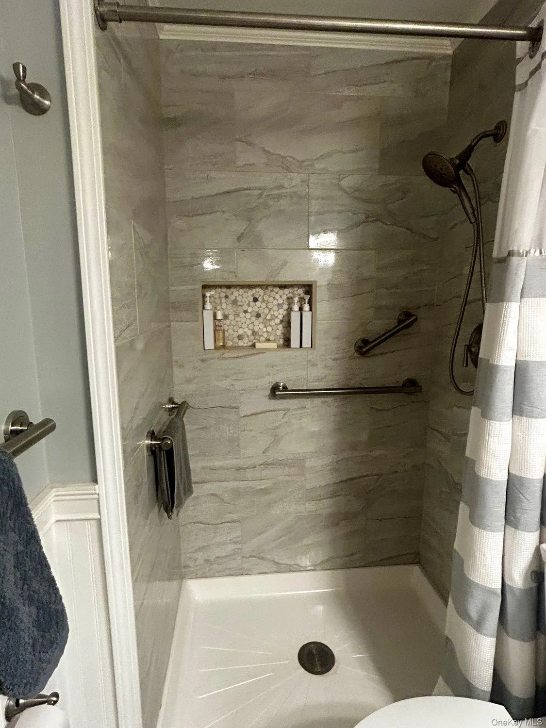 472 Darwen Drive, Brookhaven, NY, 2 Bedrooms Bedrooms, 4 Rooms Rooms,2 BathroomsBathrooms,Residential,For Rent,Darwen,0,1043048 472 Darwen Drive, Brookhaven, NY, 2 Bedrooms Bedrooms, 4 Rooms Rooms,2 BathroomsBathrooms,Residential,For Rent,Darwen,0,1043048
