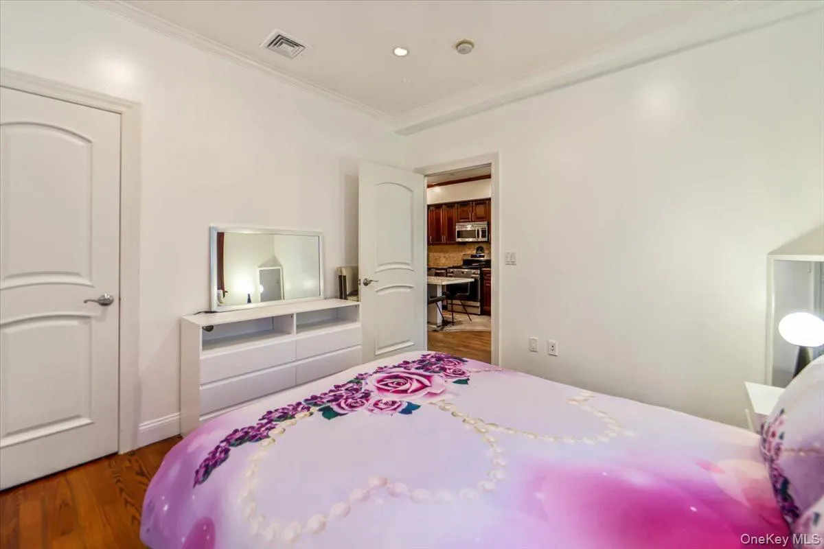 2569 38th Street, New York, NY, 1 Bedroom Bedrooms, 4 Rooms Rooms,1 BathroomBathrooms,Residential,For Rent,38th,0,1043050 2569 38th Street, New York, NY, 1 Bedroom Bedrooms, 4 Rooms Rooms,1 BathroomBathrooms,Residential,For Rent,38th,0,1043050
