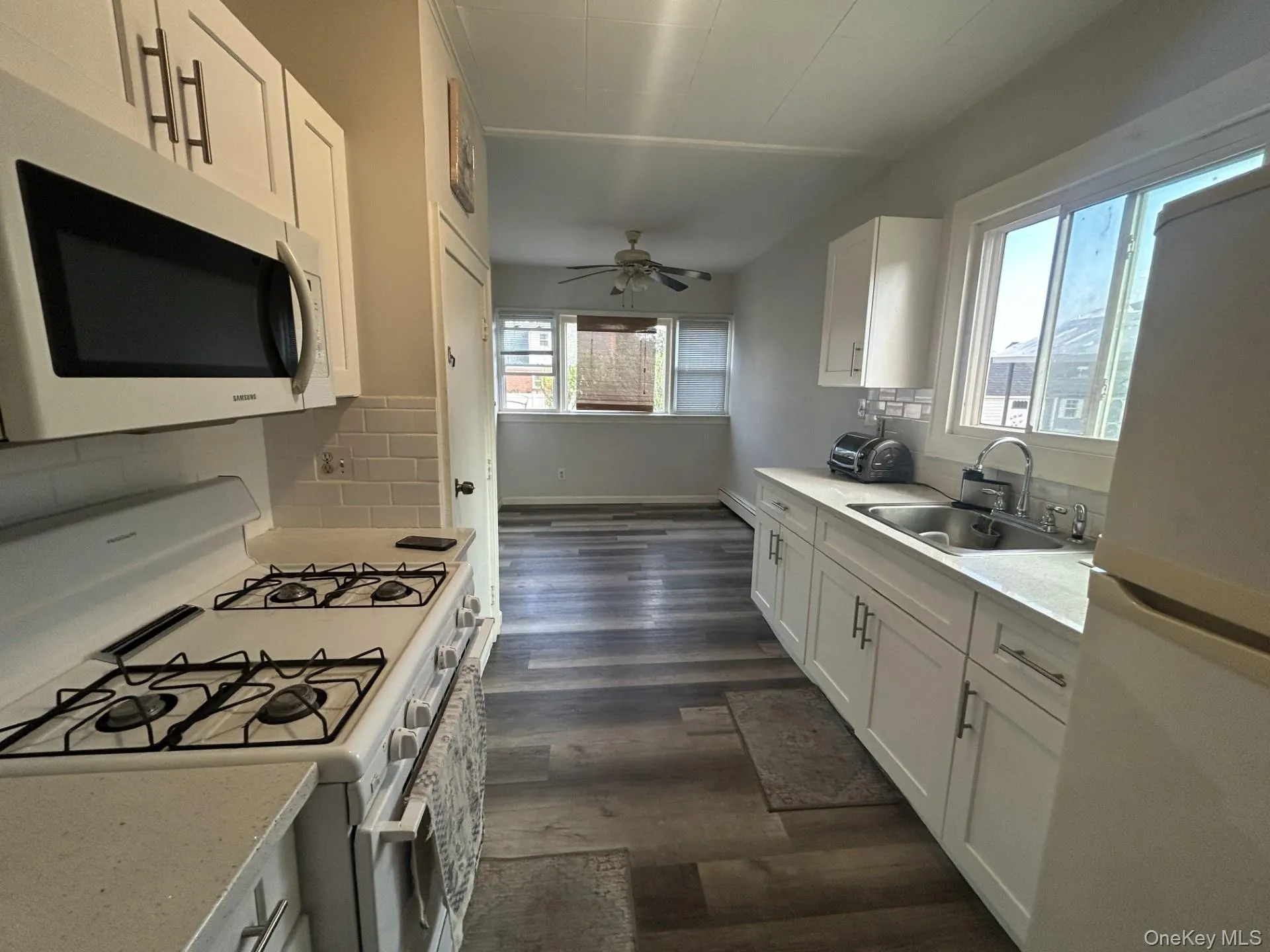 76 Robinwood Avenue, Hempstead, NY, 3 Bedroom Bedrooms, 6 Room Rooms,2 BathroomBathrooms,Residential Lease,For Rent,Robinwood,0,1043051 76 Robinwood Avenue, Hempstead, NY, 3 Bedroom Bedrooms, 6 Room Rooms,2 BathroomBathrooms,Residential Lease,For Rent,Robinwood,0,1043051