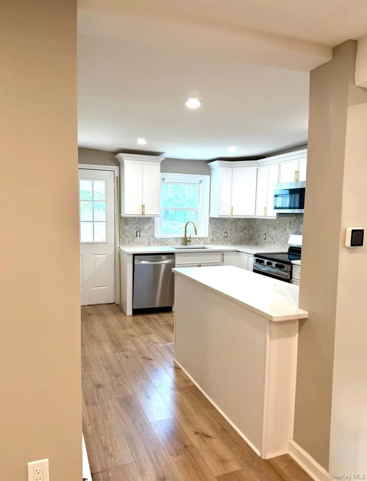 164 Bedford Road, Mount Pleasant, NY, 1 Bedroom Bedrooms, 3 Rooms Rooms,1 BathroomBathrooms,Residential Lease,For Rent,Bedford,0,1043059 164 Bedford Road, Mount Pleasant, NY, 1 Bedroom Bedrooms, 3 Rooms Rooms,1 BathroomBathrooms,Residential Lease,For Rent,Bedford,0,1043059