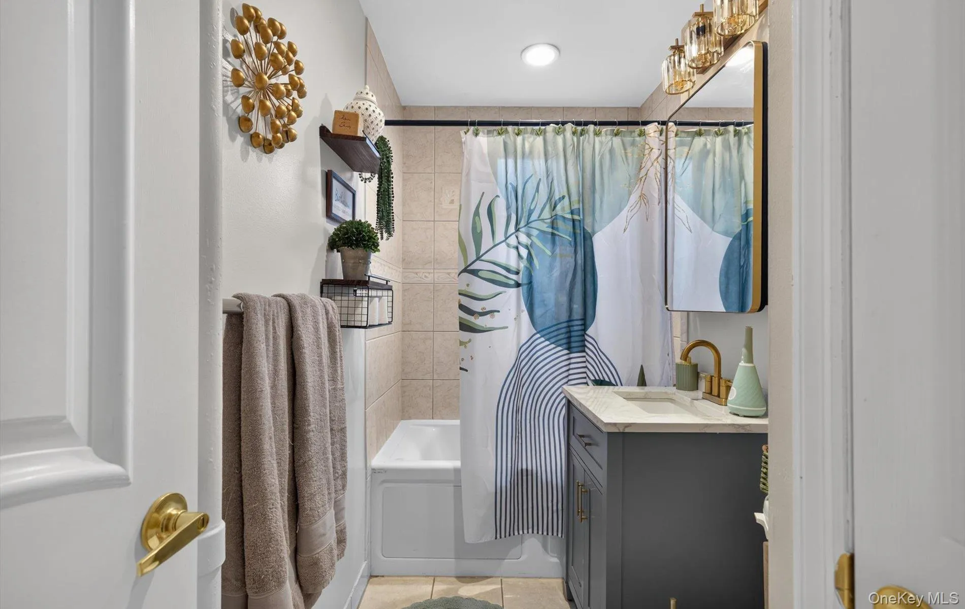 36 Cathedral Avenue, Hempstead, NY, 1 Bedroom Bedrooms, 4 Rooms Rooms,1 BathroomBathrooms,Residential,For Rent,Cathedral,0,1043069 36 Cathedral Avenue, Hempstead, NY, 1 Bedroom Bedrooms, 4 Rooms Rooms,1 BathroomBathrooms,Residential,For Rent,Cathedral,0,1043069