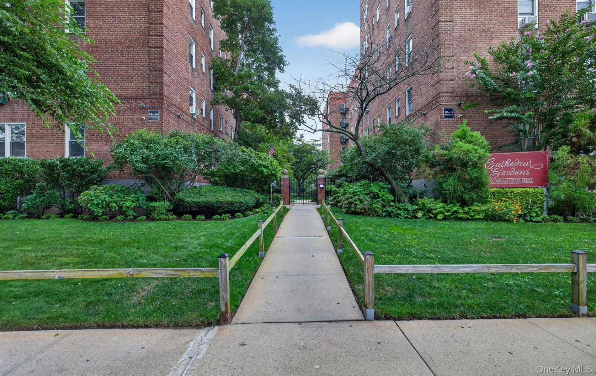 36 Cathedral Avenue, Hempstead, NY, 1 Bedroom Bedrooms, 4 Rooms Rooms,1 BathroomBathrooms,Residential,For Rent,Cathedral,0,1043069 36 Cathedral Avenue, Hempstead, NY, 1 Bedroom Bedrooms, 4 Rooms Rooms,1 BathroomBathrooms,Residential,For Rent,Cathedral,0,1043069