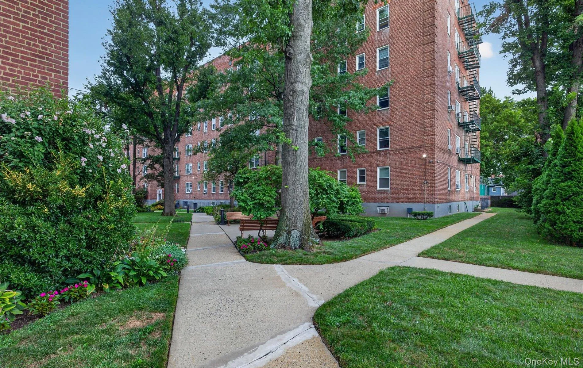 36 Cathedral Avenue, Hempstead, NY, 1 Bedroom Bedrooms, 4 Rooms Rooms,1 BathroomBathrooms,Residential,For Rent,Cathedral,0,1043069 36 Cathedral Avenue, Hempstead, NY, 1 Bedroom Bedrooms, 4 Rooms Rooms,1 BathroomBathrooms,Residential,For Rent,Cathedral,0,1043069