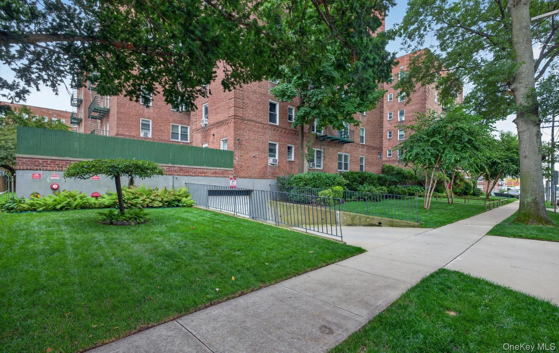 36 Cathedral Avenue, Hempstead, NY, 1 Bedroom Bedrooms, 4 Rooms Rooms,1 BathroomBathrooms,Residential,For Rent,Cathedral,0,1043069 36 Cathedral Avenue, Hempstead, NY, 1 Bedroom Bedrooms, 4 Rooms Rooms,1 BathroomBathrooms,Residential,For Rent,Cathedral,0,1043069