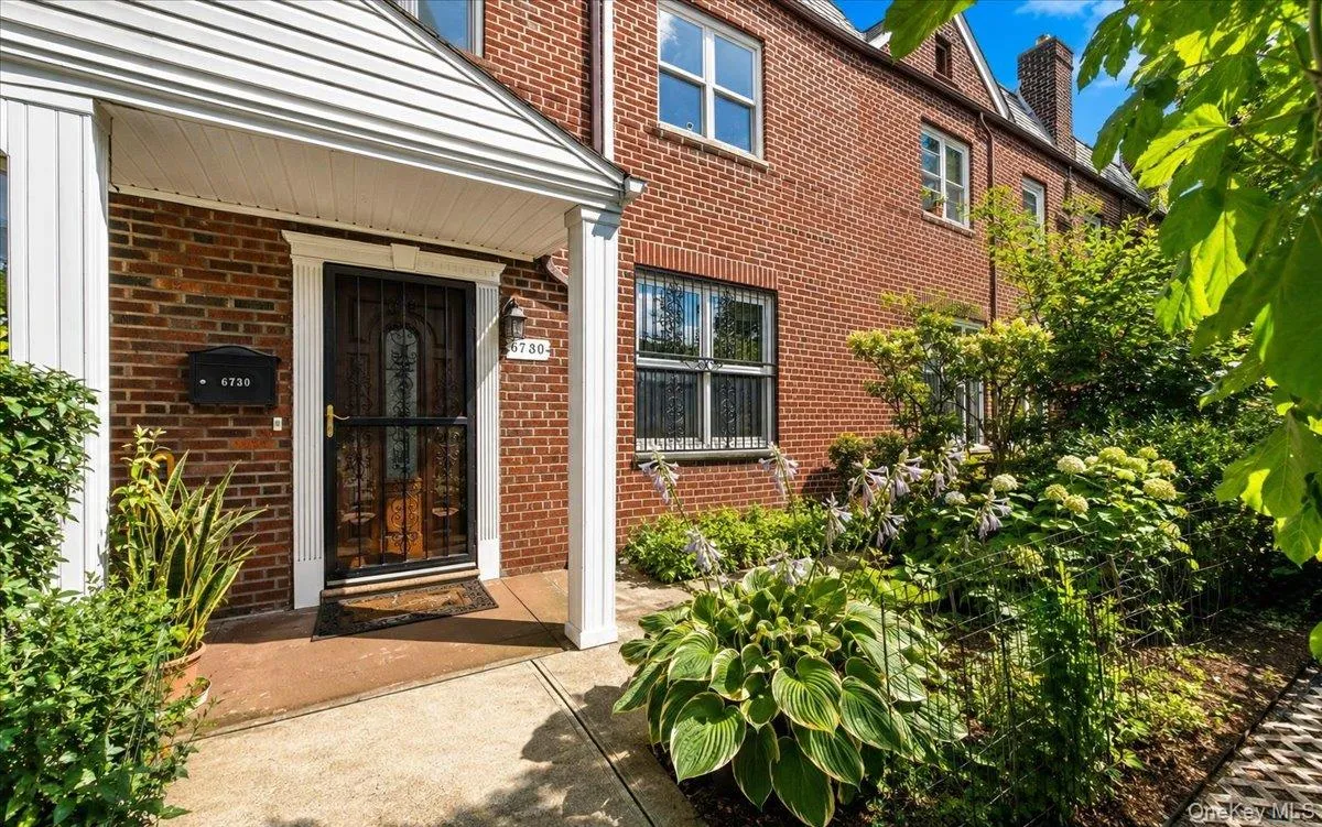 67-30 Harrow Street, New York, NY, 4 Bedrooms Bedrooms, 13 Rooms Rooms,2 BathroomsBathrooms,Residential,For Rent,Harrow,0,1043073 67-30 Harrow Street, New York, NY, 4 Bedrooms Bedrooms, 13 Rooms Rooms,2 BathroomsBathrooms,Residential,For Rent,Harrow,0,1043073