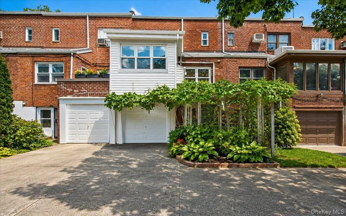 67-30 Harrow Street, New York, NY, 4 Bedrooms Bedrooms, 13 Rooms Rooms,2 BathroomsBathrooms,Residential,For Rent,Harrow,0,1043073 67-30 Harrow Street, New York, NY, 4 Bedrooms Bedrooms, 13 Rooms Rooms,2 BathroomsBathrooms,Residential,For Rent,Harrow,0,1043073