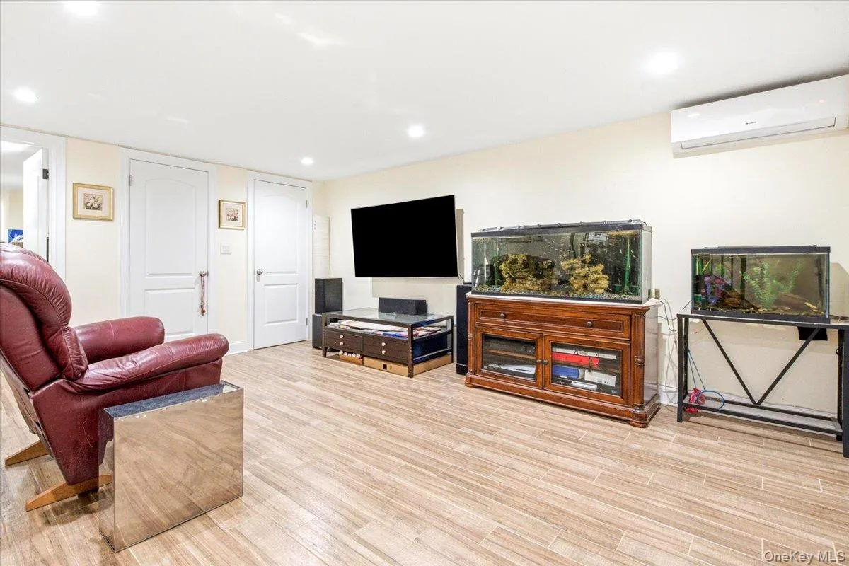 67-30 Harrow Street, New York, NY, 4 Bedrooms Bedrooms, 13 Rooms Rooms,2 BathroomsBathrooms,Residential,For Rent,Harrow,0,1043073 67-30 Harrow Street, New York, NY, 4 Bedrooms Bedrooms, 13 Rooms Rooms,2 BathroomsBathrooms,Residential,For Rent,Harrow,0,1043073