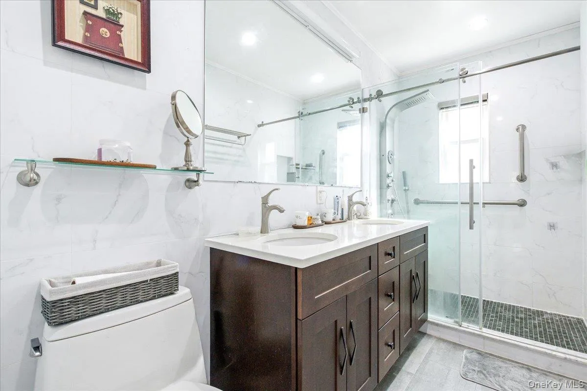 67-30 Harrow Street, New York, NY, 4 Bedrooms Bedrooms, 13 Rooms Rooms,2 BathroomsBathrooms,Residential,For Rent,Harrow,0,1043073 67-30 Harrow Street, New York, NY, 4 Bedrooms Bedrooms, 13 Rooms Rooms,2 BathroomsBathrooms,Residential,For Rent,Harrow,0,1043073