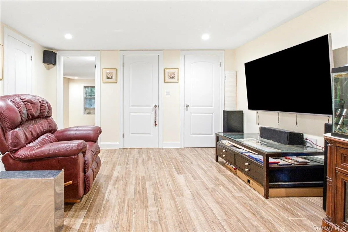 67-30 Harrow Street, New York, NY, 4 Bedrooms Bedrooms, 13 Rooms Rooms,2 BathroomsBathrooms,Residential,For Rent,Harrow,0,1043073 67-30 Harrow Street, New York, NY, 4 Bedrooms Bedrooms, 13 Rooms Rooms,2 BathroomsBathrooms,Residential,For Rent,Harrow,0,1043073