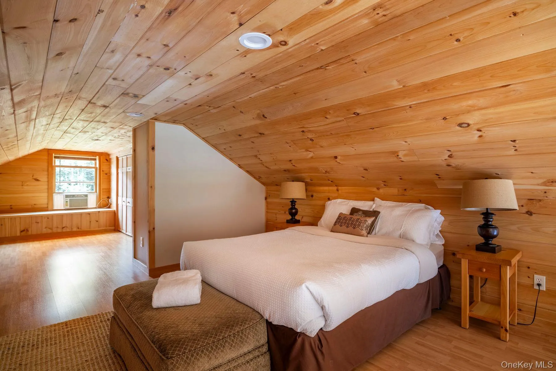 Spacious loft offers flexible space for a home office, occasional guest use or additional living space. Spacious loft offers flexible space for a home office, occasional guest use or additional living space.