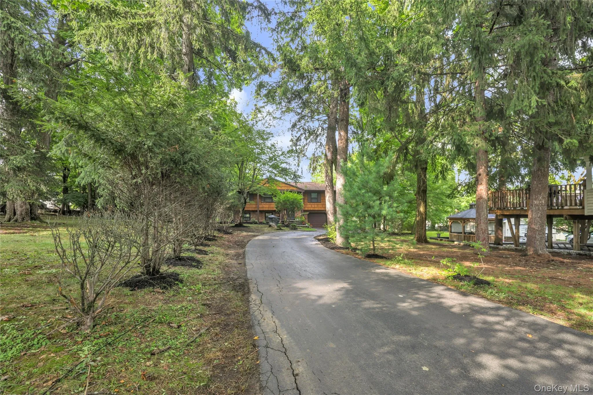 6 Arrow Lane, Clarkstown, NY, 4 Bedrooms Bedrooms, 10 Rooms Rooms,2 BathroomsBathrooms,Residential,For Rent,Arrow,0,1043082 6 Arrow Lane, Clarkstown, NY, 4 Bedrooms Bedrooms, 10 Rooms Rooms,2 BathroomsBathrooms,Residential,For Rent,Arrow,0,1043082