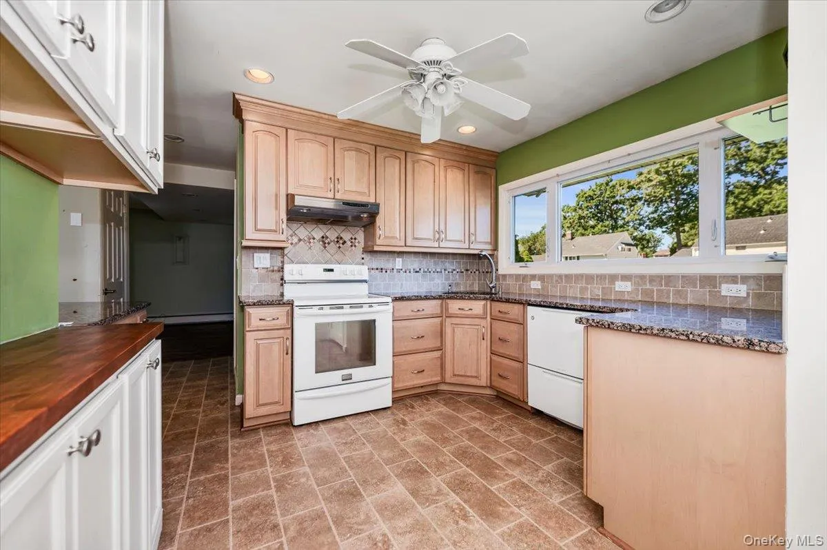 162 Twin Lane, Hempstead, NY, 3 Bedrooms Bedrooms, 5 Rooms Rooms,2 BathroomsBathrooms,Residential,For Rent,Twin,0,1043083 162 Twin Lane, Hempstead, NY, 3 Bedrooms Bedrooms, 5 Rooms Rooms,2 BathroomsBathrooms,Residential,For Rent,Twin,0,1043083