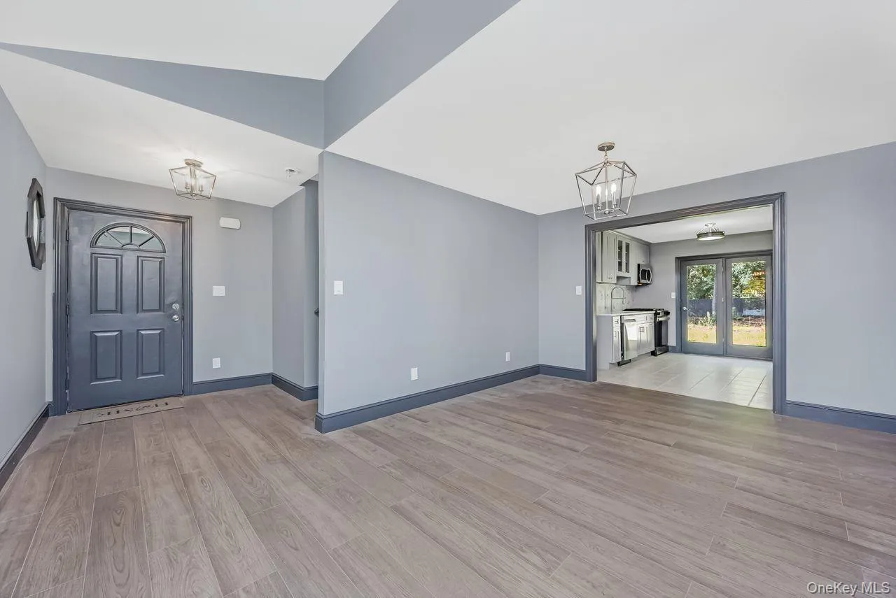 99 Ontario Street, Brookhaven, NY, 3 Bedrooms Bedrooms, 7 Rooms Rooms,2 BathroomsBathrooms,Residential,For Rent,Ontario,0,1043085 99 Ontario Street, Brookhaven, NY, 3 Bedrooms Bedrooms, 7 Rooms Rooms,2 BathroomsBathrooms,Residential,For Rent,Ontario,0,1043085