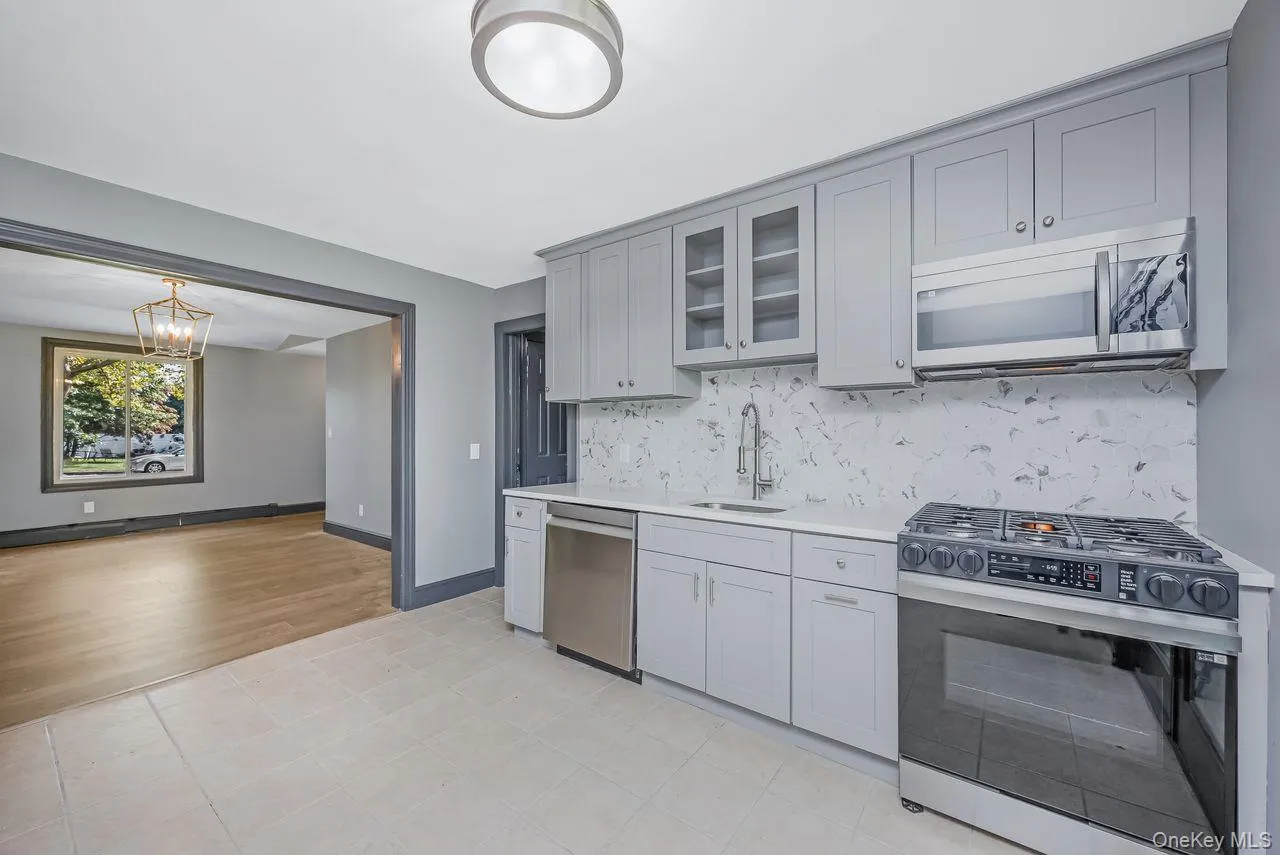 99 Ontario Street, Brookhaven, NY, 3 Bedrooms Bedrooms, 7 Rooms Rooms,2 BathroomsBathrooms,Residential,For Rent,Ontario,0,1043085 99 Ontario Street, Brookhaven, NY, 3 Bedrooms Bedrooms, 7 Rooms Rooms,2 BathroomsBathrooms,Residential,For Rent,Ontario,0,1043085