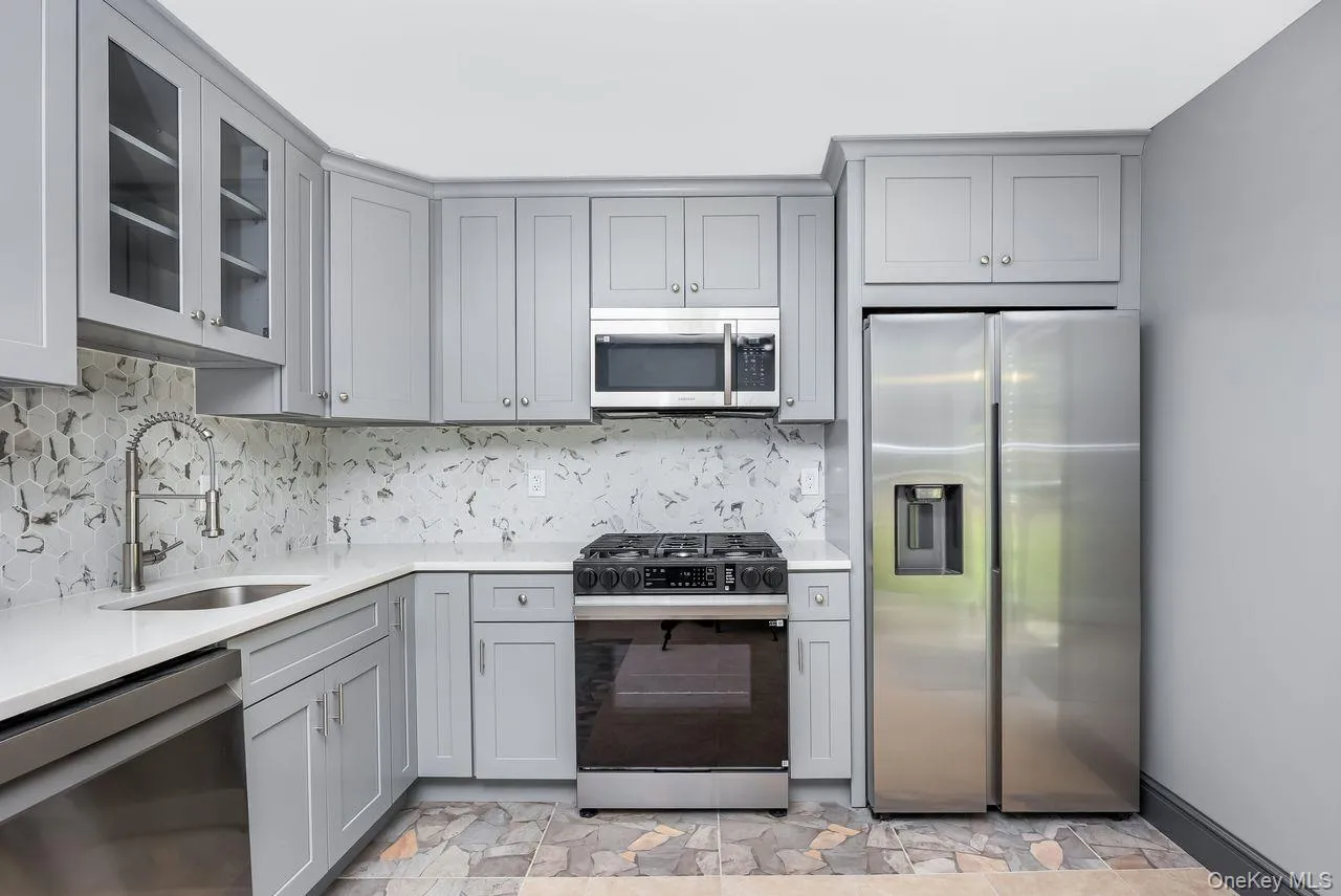 99 Ontario Street, Brookhaven, NY, 3 Bedrooms Bedrooms, 7 Rooms Rooms,2 BathroomsBathrooms,Residential,For Rent,Ontario,0,1043085 99 Ontario Street, Brookhaven, NY, 3 Bedrooms Bedrooms, 7 Rooms Rooms,2 BathroomsBathrooms,Residential,For Rent,Ontario,0,1043085