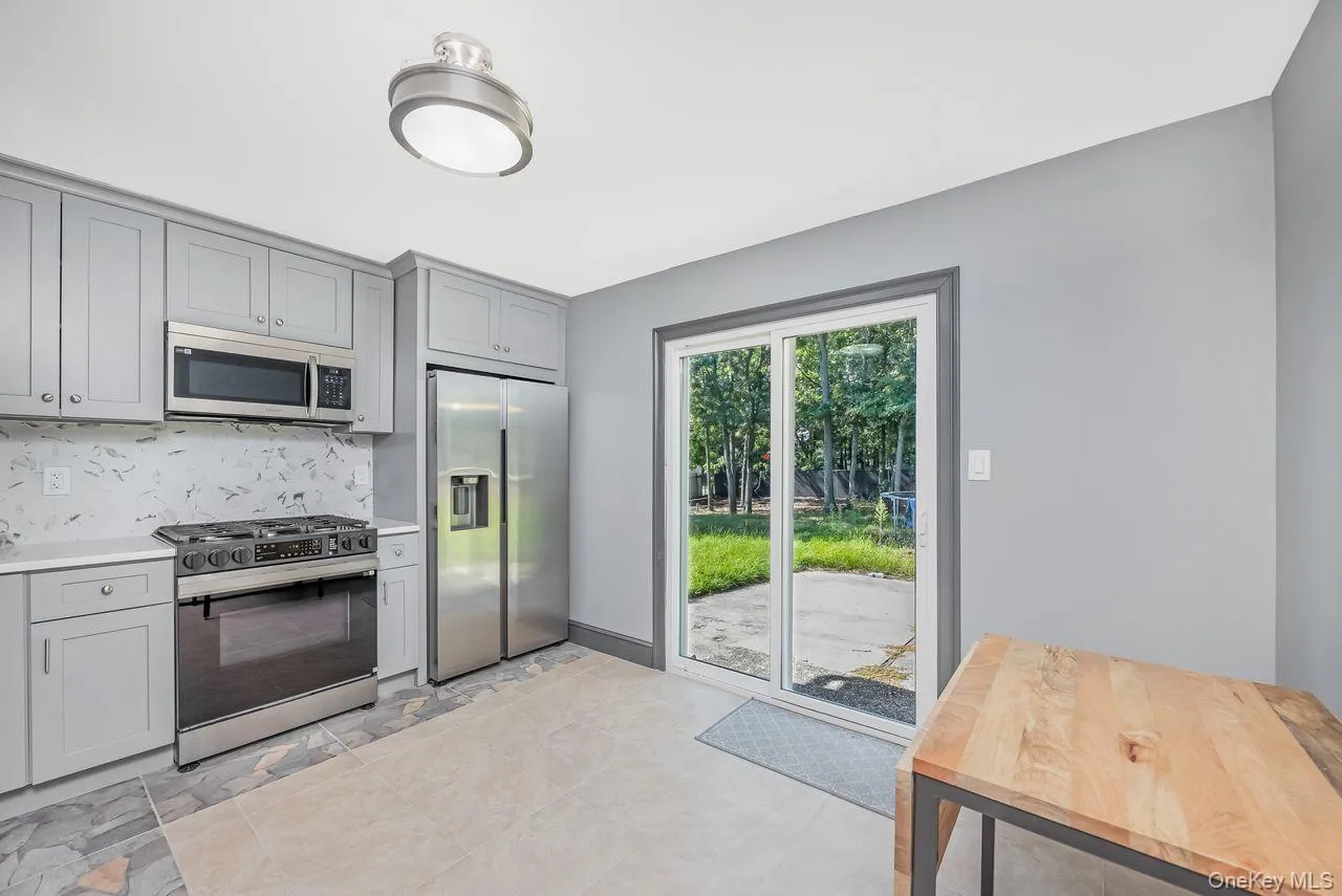 99 Ontario Street, Brookhaven, NY, 3 Bedrooms Bedrooms, 7 Rooms Rooms,2 BathroomsBathrooms,Residential,For Rent,Ontario,0,1043085 99 Ontario Street, Brookhaven, NY, 3 Bedrooms Bedrooms, 7 Rooms Rooms,2 BathroomsBathrooms,Residential,For Rent,Ontario,0,1043085