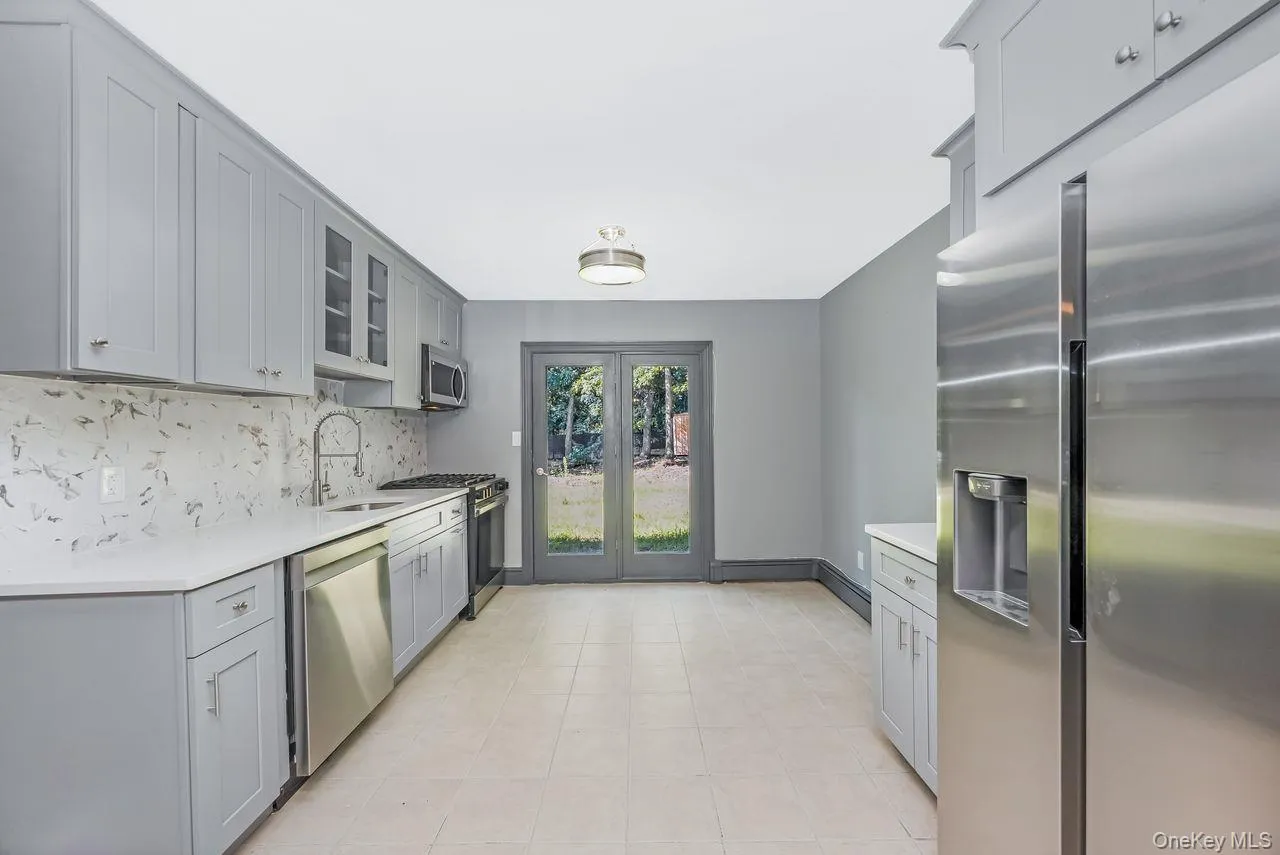 99 Ontario Street, Brookhaven, NY, 3 Bedrooms Bedrooms, 7 Rooms Rooms,2 BathroomsBathrooms,Residential,For Rent,Ontario,0,1043085 99 Ontario Street, Brookhaven, NY, 3 Bedrooms Bedrooms, 7 Rooms Rooms,2 BathroomsBathrooms,Residential,For Rent,Ontario,0,1043085