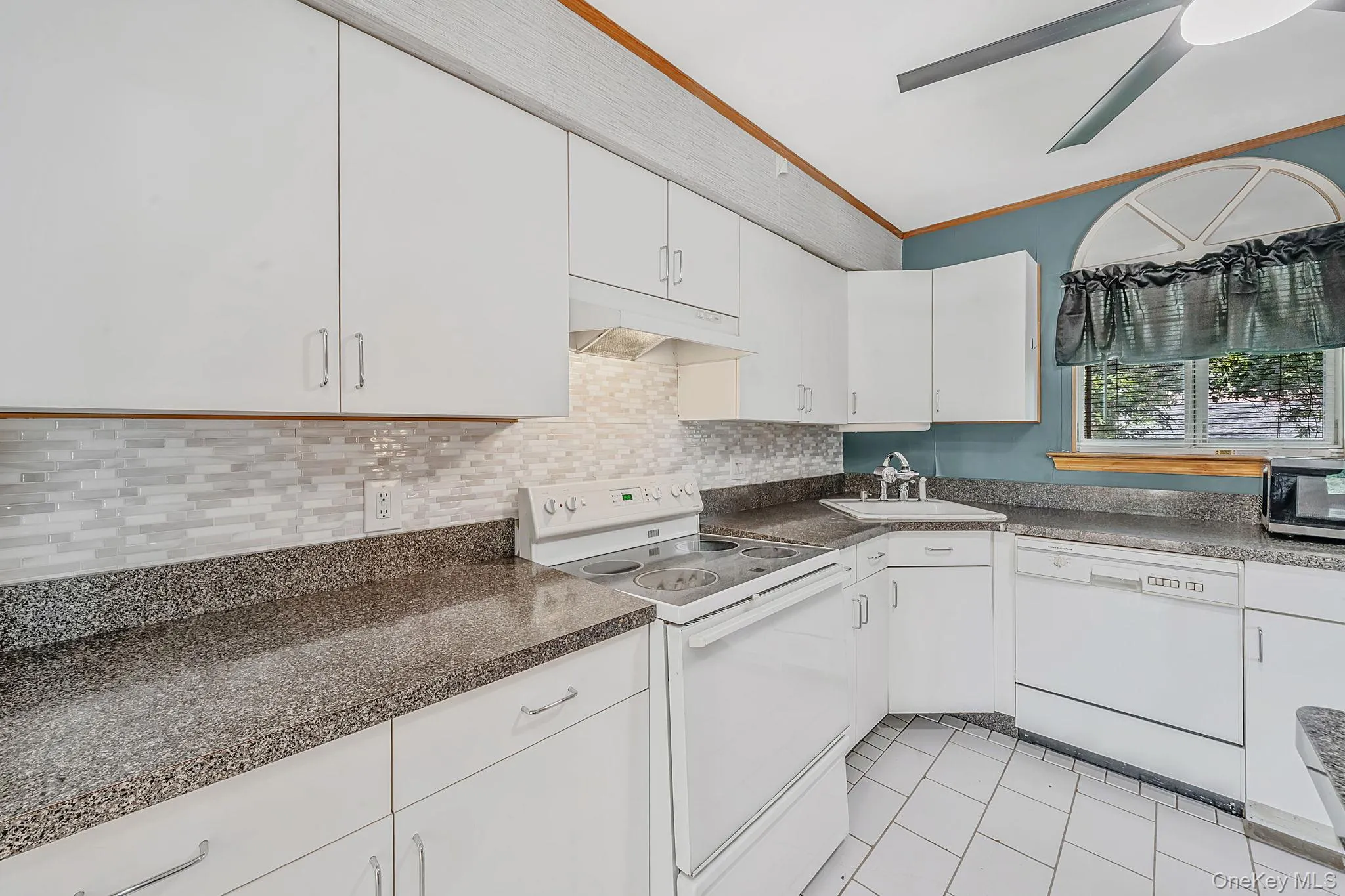 2794 Ocean Avenue, Brookhaven, NY, 3 Bedrooms Bedrooms, 5 Rooms Rooms,1 BathroomBathrooms,Residential Lease,For Rent,Ocean,0,1043088 2794 Ocean Avenue, Brookhaven, NY, 3 Bedrooms Bedrooms, 5 Rooms Rooms,1 BathroomBathrooms,Residential Lease,For Rent,Ocean,0,1043088