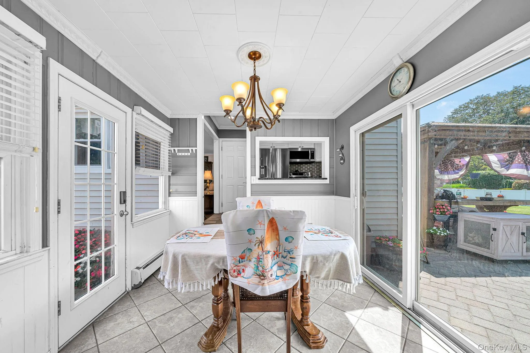 19 Ridgeley Road, Smithtown, NY, 3 Bedrooms Bedrooms, 9 Rooms Rooms,2 BathroomsBathrooms,Residential,For Rent,Ridgeley,0,1043090 19 Ridgeley Road, Smithtown, NY, 3 Bedrooms Bedrooms, 9 Rooms Rooms,2 BathroomsBathrooms,Residential,For Rent,Ridgeley,0,1043090