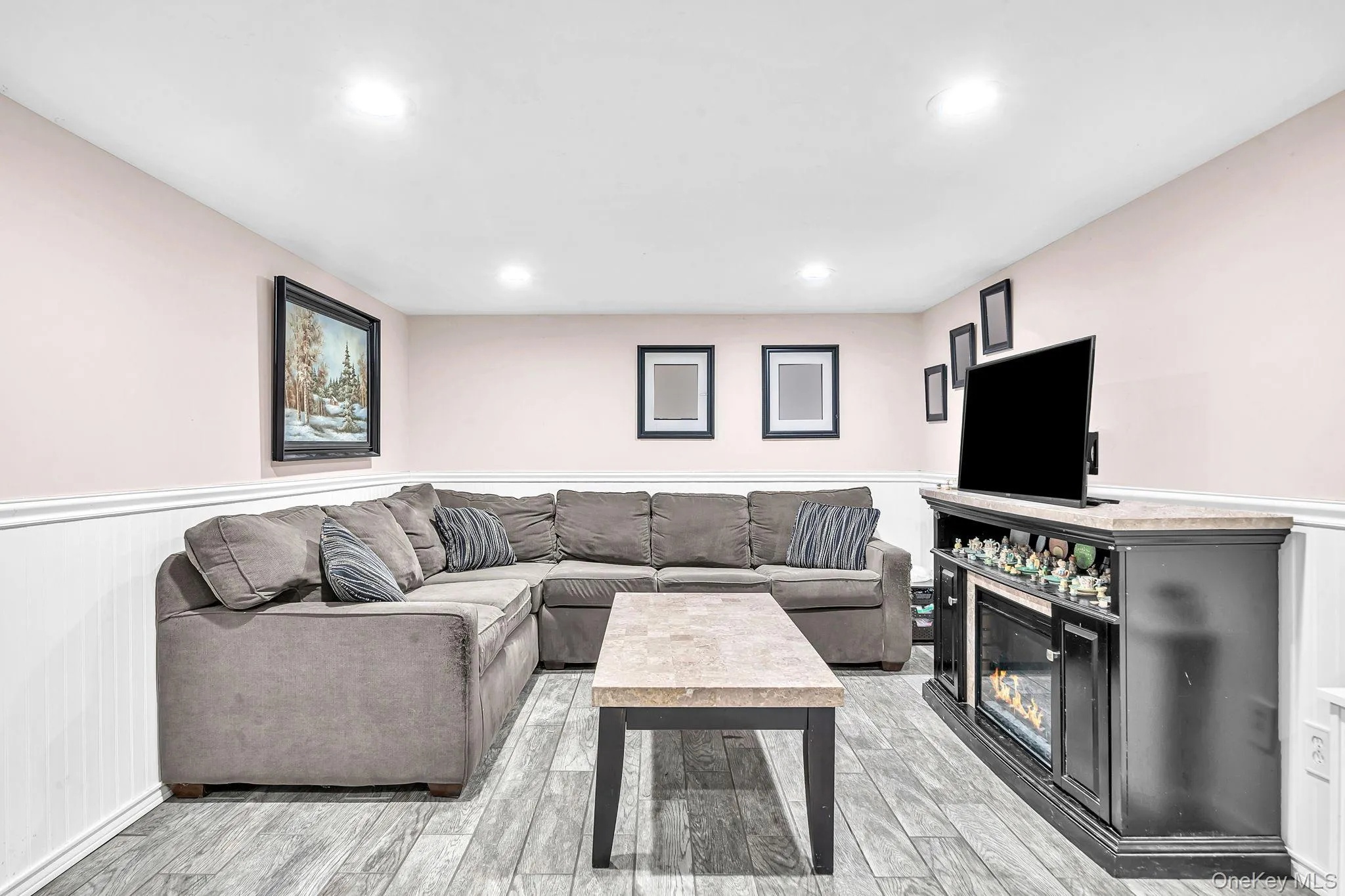 19 Ridgeley Road, Smithtown, NY, 3 Bedrooms Bedrooms, 9 Rooms Rooms,2 BathroomsBathrooms,Residential,For Rent,Ridgeley,0,1043090 19 Ridgeley Road, Smithtown, NY, 3 Bedrooms Bedrooms, 9 Rooms Rooms,2 BathroomsBathrooms,Residential,For Rent,Ridgeley,0,1043090