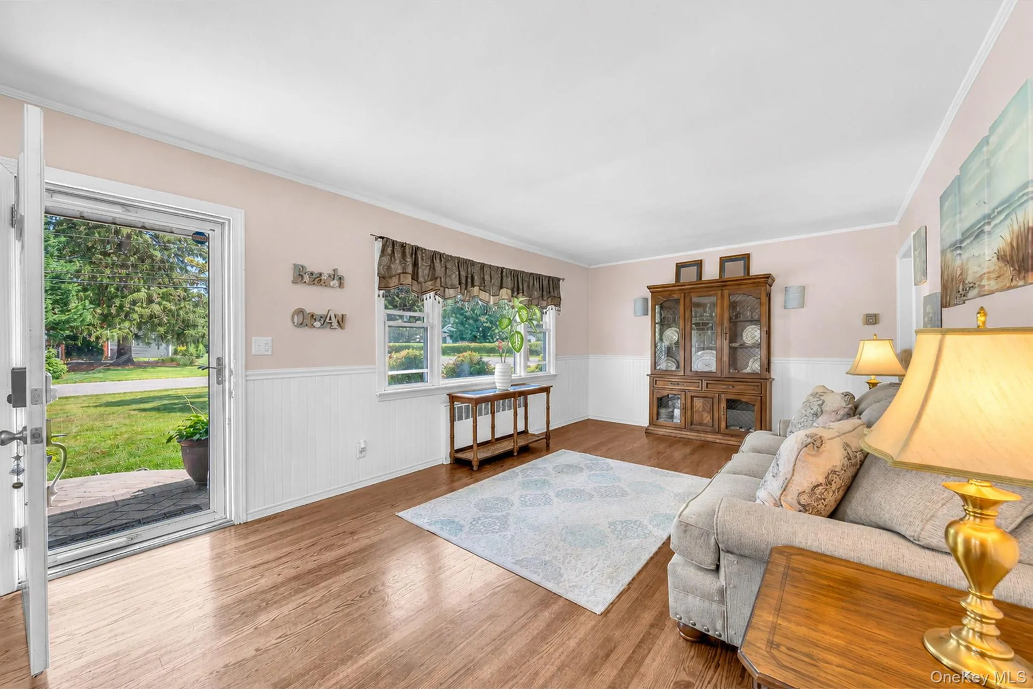 19 Ridgeley Road, Smithtown, NY, 3 Bedrooms Bedrooms, 9 Rooms Rooms,2 BathroomsBathrooms,Residential,For Rent,Ridgeley,0,1043090 19 Ridgeley Road, Smithtown, NY, 3 Bedrooms Bedrooms, 9 Rooms Rooms,2 BathroomsBathrooms,Residential,For Rent,Ridgeley,0,1043090