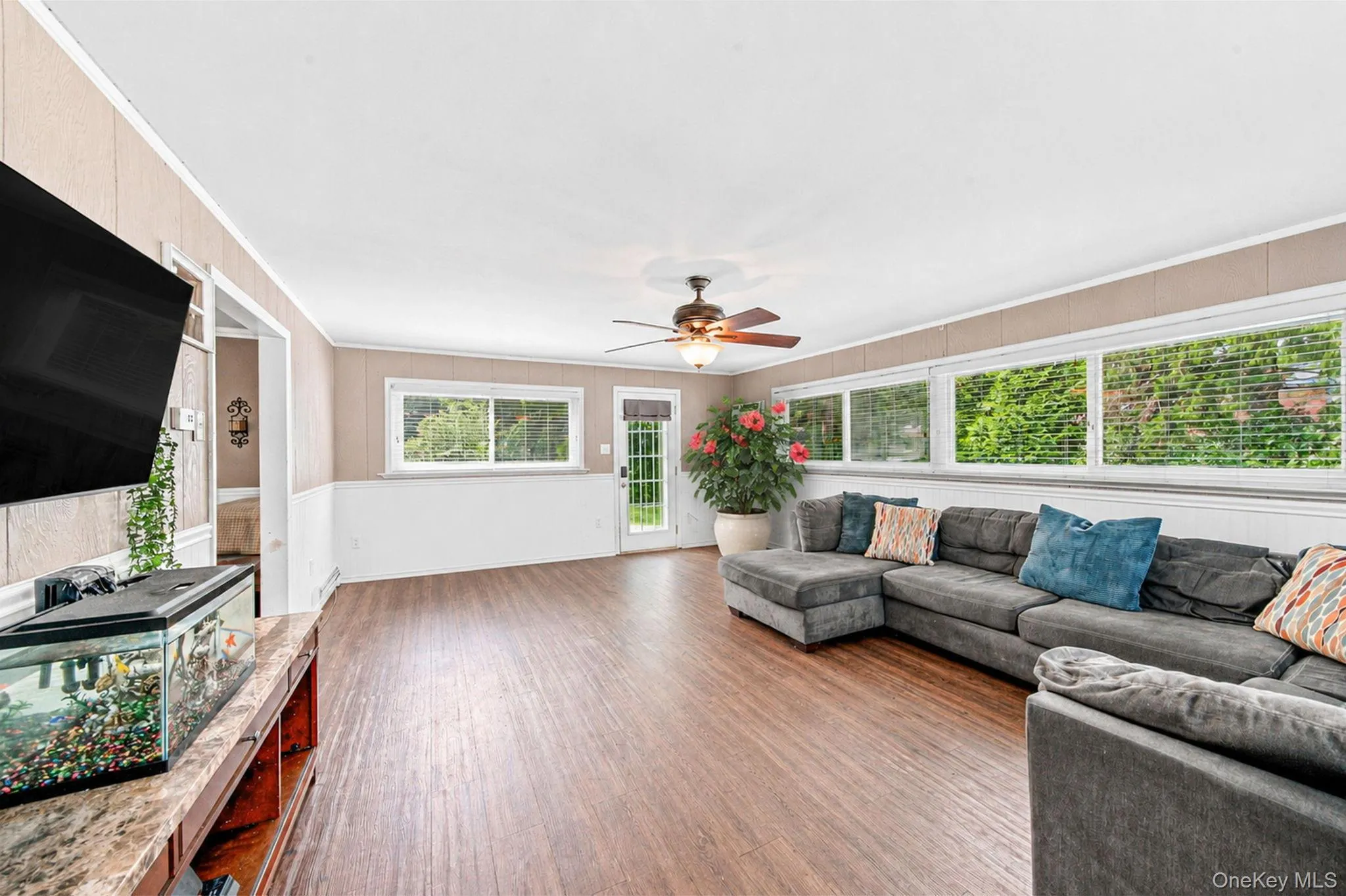 19 Ridgeley Road, Smithtown, NY, 3 Bedrooms Bedrooms, 9 Rooms Rooms,2 BathroomsBathrooms,Residential,For Rent,Ridgeley,0,1043090 19 Ridgeley Road, Smithtown, NY, 3 Bedrooms Bedrooms, 9 Rooms Rooms,2 BathroomsBathrooms,Residential,For Rent,Ridgeley,0,1043090