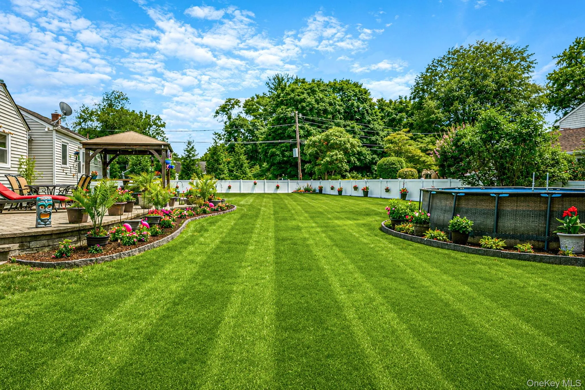 19 Ridgeley Road, Smithtown, NY, 3 Bedrooms Bedrooms, 9 Rooms Rooms,2 BathroomsBathrooms,Residential,For Rent,Ridgeley,0,1043090 19 Ridgeley Road, Smithtown, NY, 3 Bedrooms Bedrooms, 9 Rooms Rooms,2 BathroomsBathrooms,Residential,For Rent,Ridgeley,0,1043090
