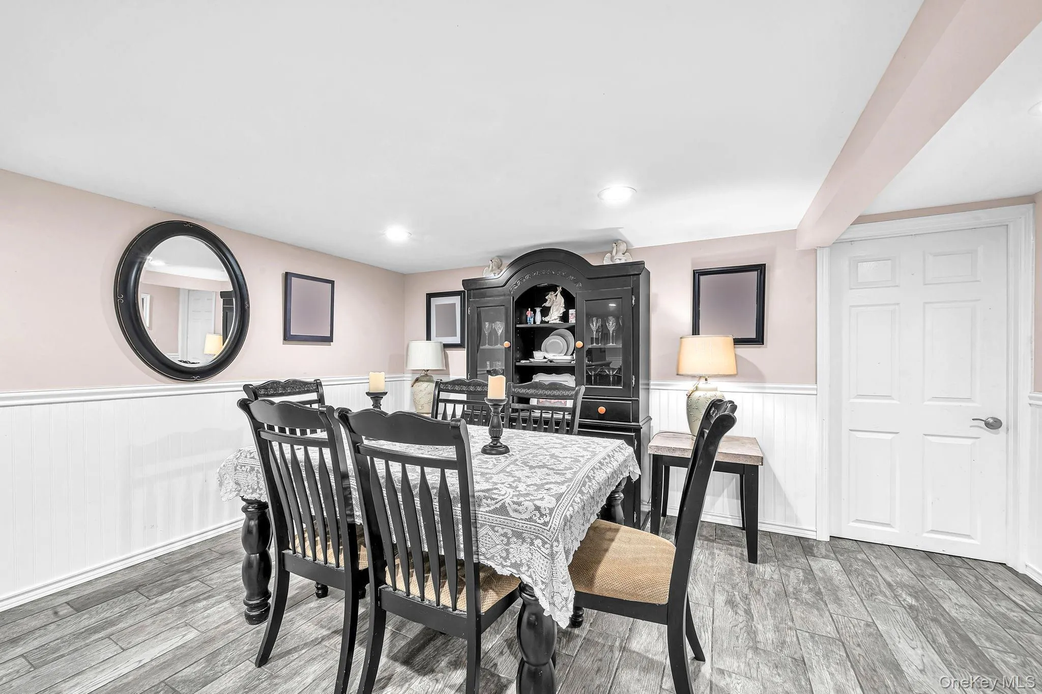 19 Ridgeley Road, Smithtown, NY, 3 Bedrooms Bedrooms, 9 Rooms Rooms,2 BathroomsBathrooms,Residential,For Rent,Ridgeley,0,1043090 19 Ridgeley Road, Smithtown, NY, 3 Bedrooms Bedrooms, 9 Rooms Rooms,2 BathroomsBathrooms,Residential,For Rent,Ridgeley,0,1043090