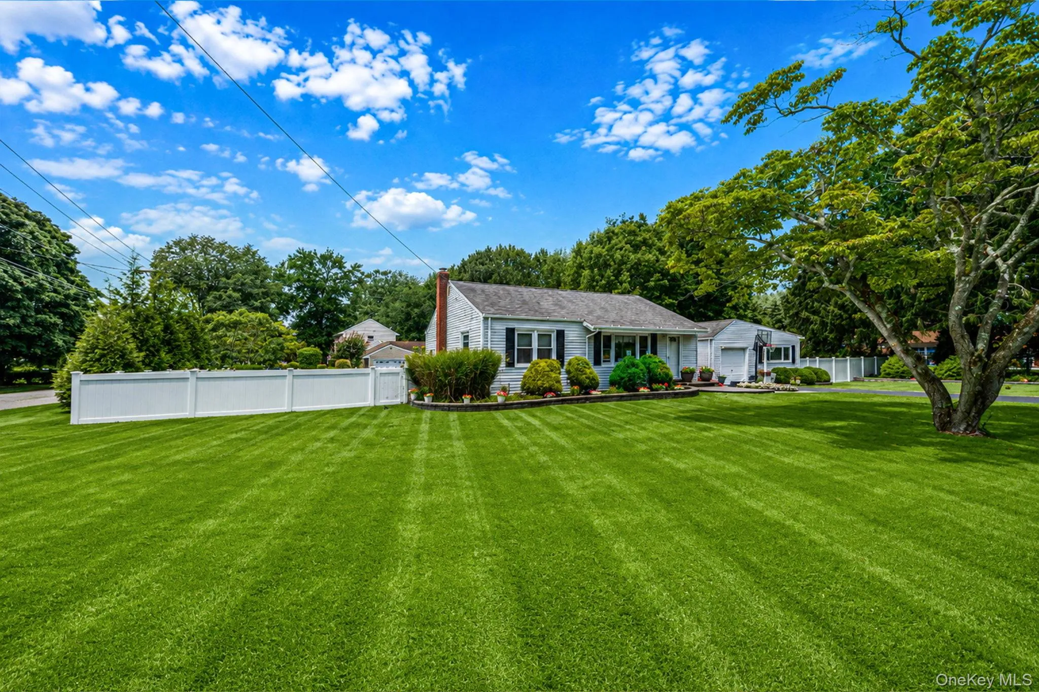 19 Ridgeley Road, Smithtown, NY, 3 Bedrooms Bedrooms, 9 Rooms Rooms,2 BathroomsBathrooms,Residential,For Rent,Ridgeley,0,1043090 19 Ridgeley Road, Smithtown, NY, 3 Bedrooms Bedrooms, 9 Rooms Rooms,2 BathroomsBathrooms,Residential,For Rent,Ridgeley,0,1043090