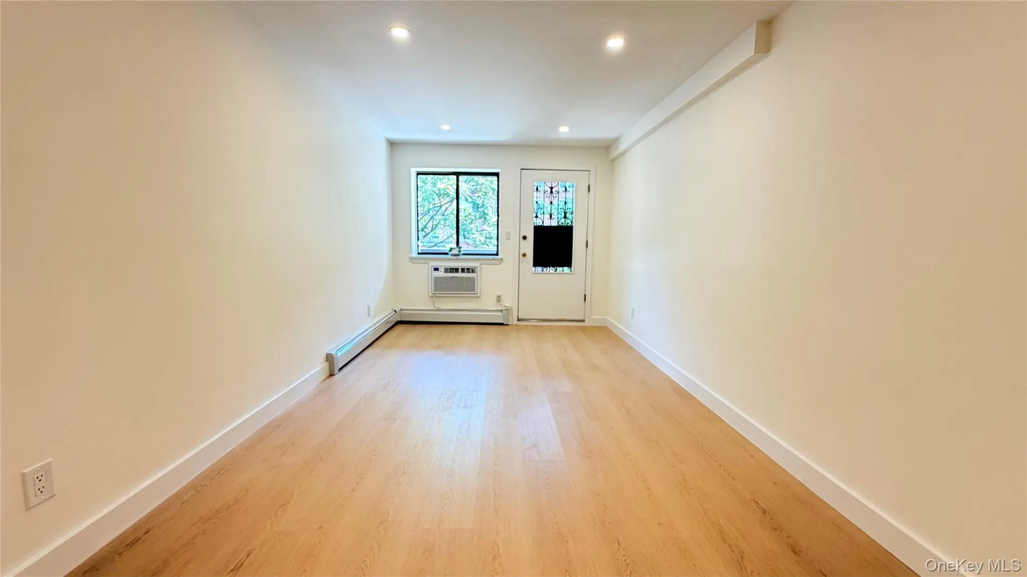 140-44 34th Avenue, New York, NY, 1 Bedroom Bedrooms, 3 Rooms Rooms,1 BathroomBathrooms,Residential,For Rent,34th,0,1043091 140-44 34th Avenue, New York, NY, 1 Bedroom Bedrooms, 3 Rooms Rooms,1 BathroomBathrooms,Residential,For Rent,34th,0,1043091