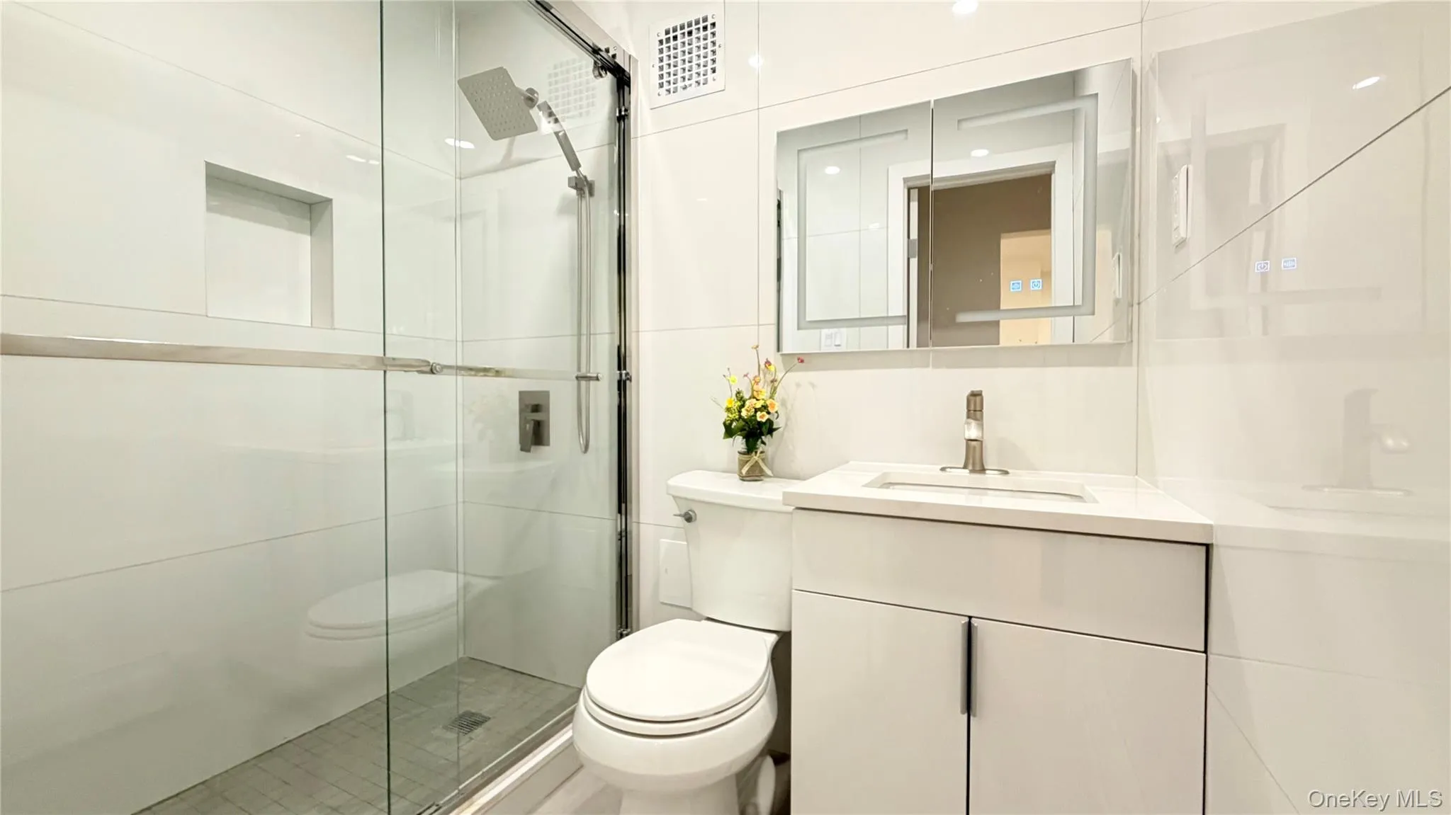 140-44 34th Avenue, New York, NY, 1 Bedroom Bedrooms, 3 Rooms Rooms,1 BathroomBathrooms,Residential,For Rent,34th,0,1043091 140-44 34th Avenue, New York, NY, 1 Bedroom Bedrooms, 3 Rooms Rooms,1 BathroomBathrooms,Residential,For Rent,34th,0,1043091