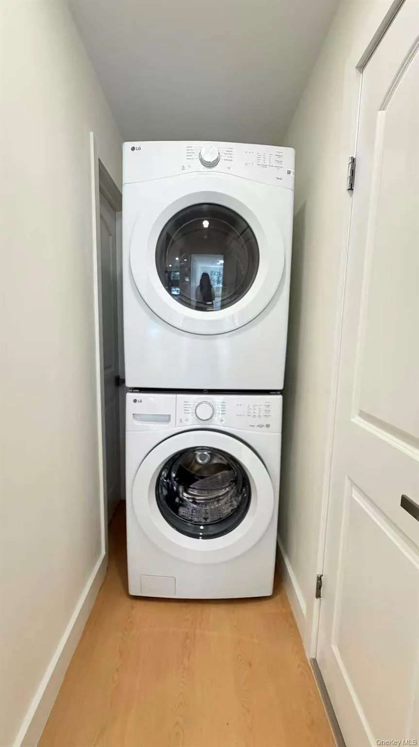 140-44 34th Avenue, New York, NY, 1 Bedroom Bedrooms, 3 Rooms Rooms,1 BathroomBathrooms,Residential,For Rent,34th,0,1043091 140-44 34th Avenue, New York, NY, 1 Bedroom Bedrooms, 3 Rooms Rooms,1 BathroomBathrooms,Residential,For Rent,34th,0,1043091