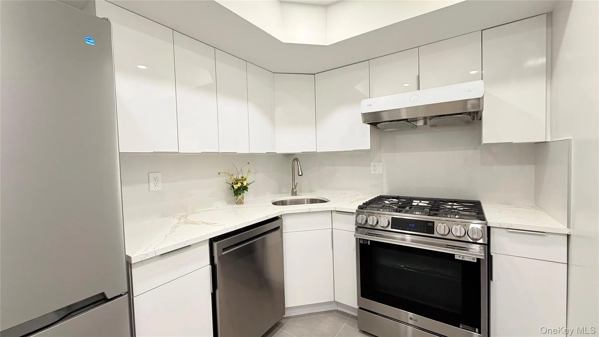 140-44 34th Avenue, New York, NY, 1 Bedroom Bedrooms, 3 Rooms Rooms,1 BathroomBathrooms,Residential,For Rent,34th,0,1043091 140-44 34th Avenue, New York, NY, 1 Bedroom Bedrooms, 3 Rooms Rooms,1 BathroomBathrooms,Residential,For Rent,34th,0,1043091